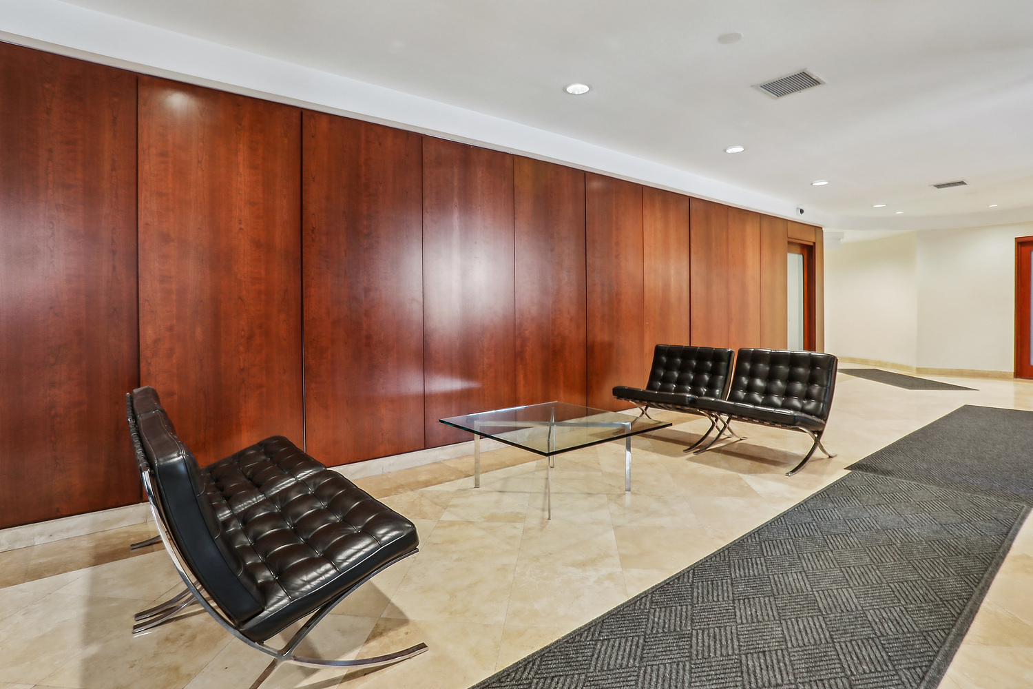 1221 N DEARBORN Street Unit: 1604S