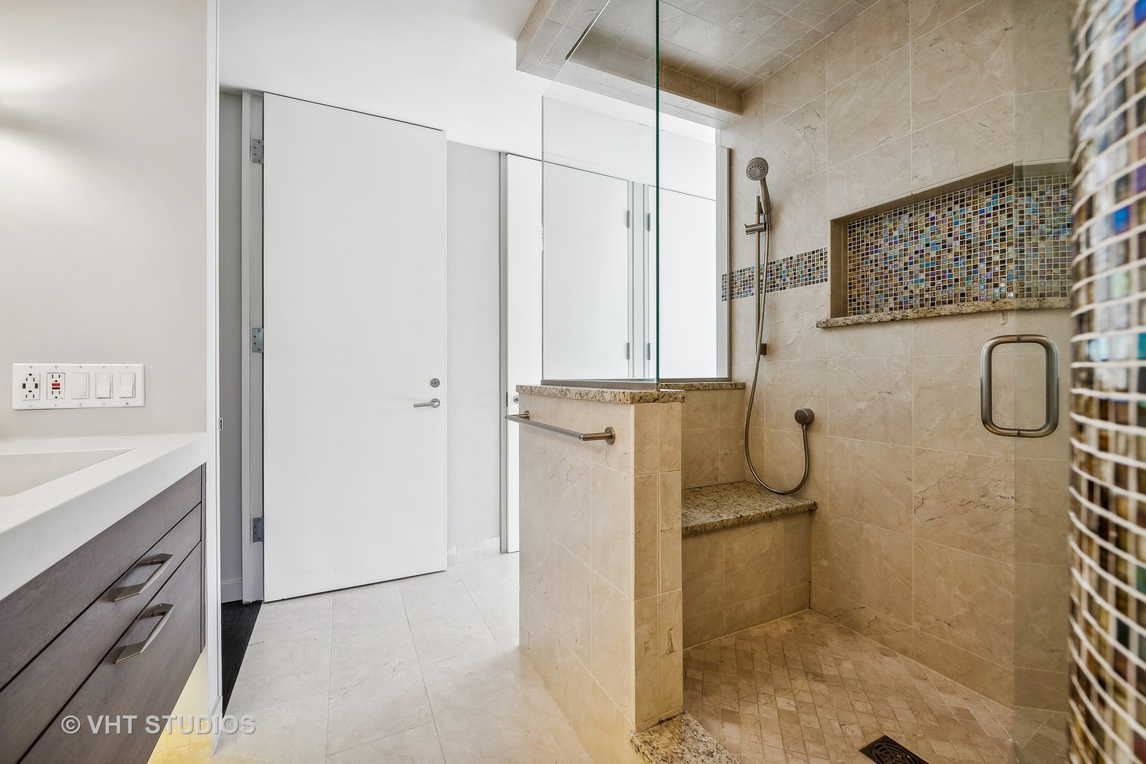 1555 N Astor Street Unit: 7W