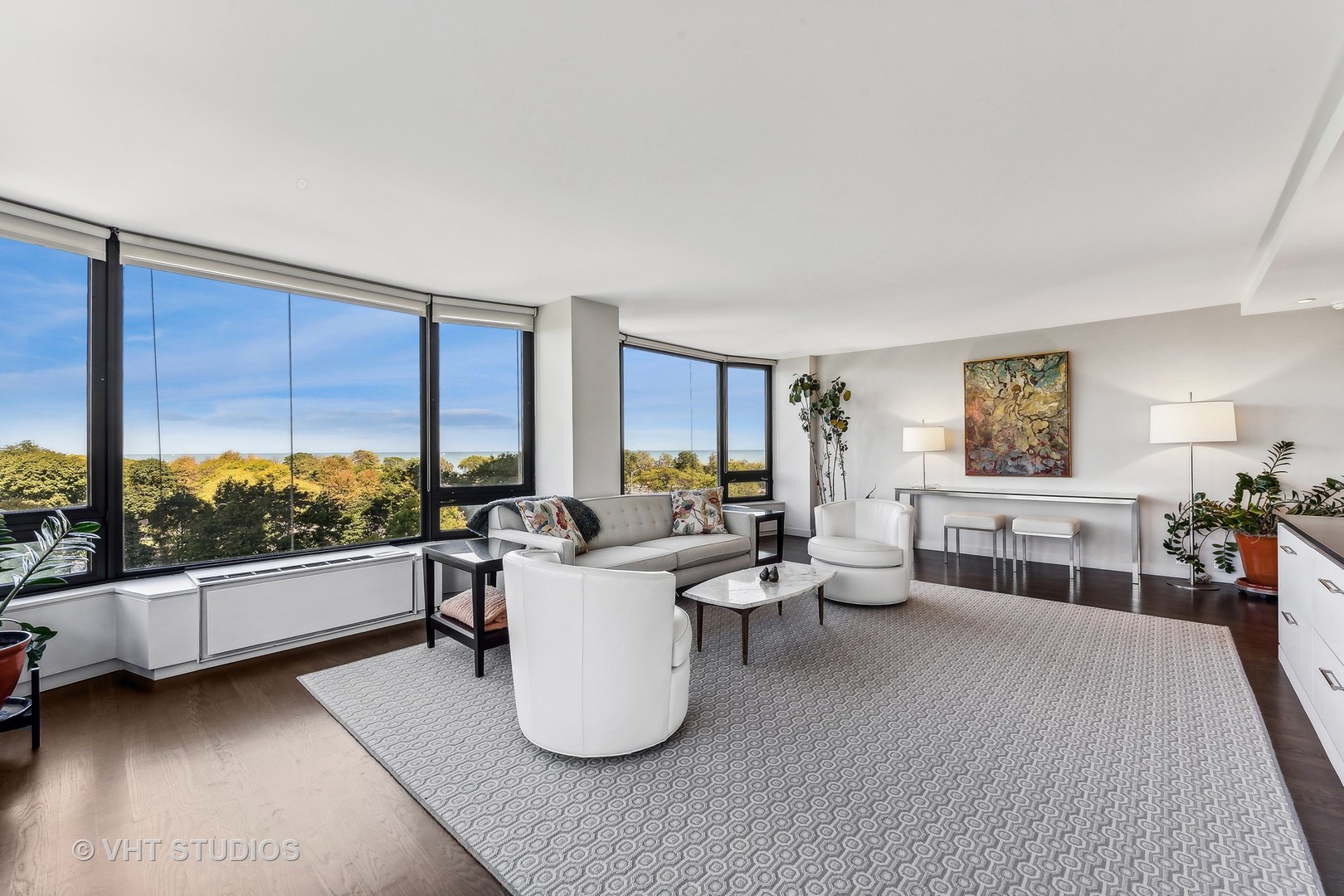 1555 N Astor Street Unit: 7W