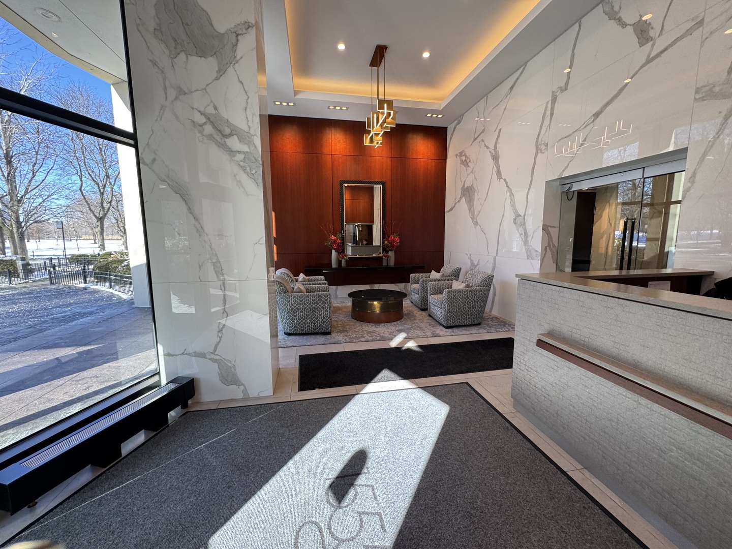 1555 N Astor Street Unit: 7W