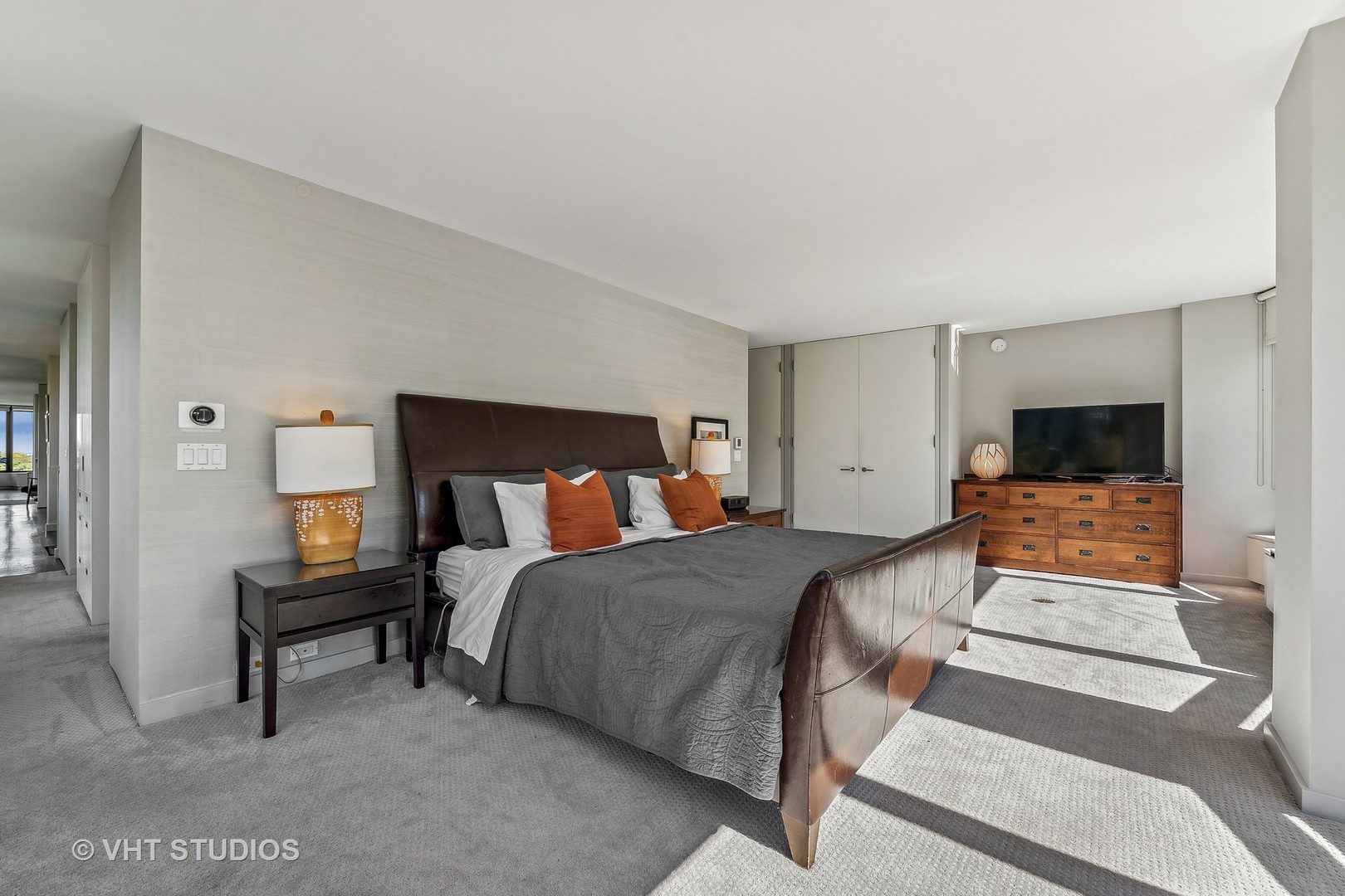 1555 N Astor Street Unit: 7W