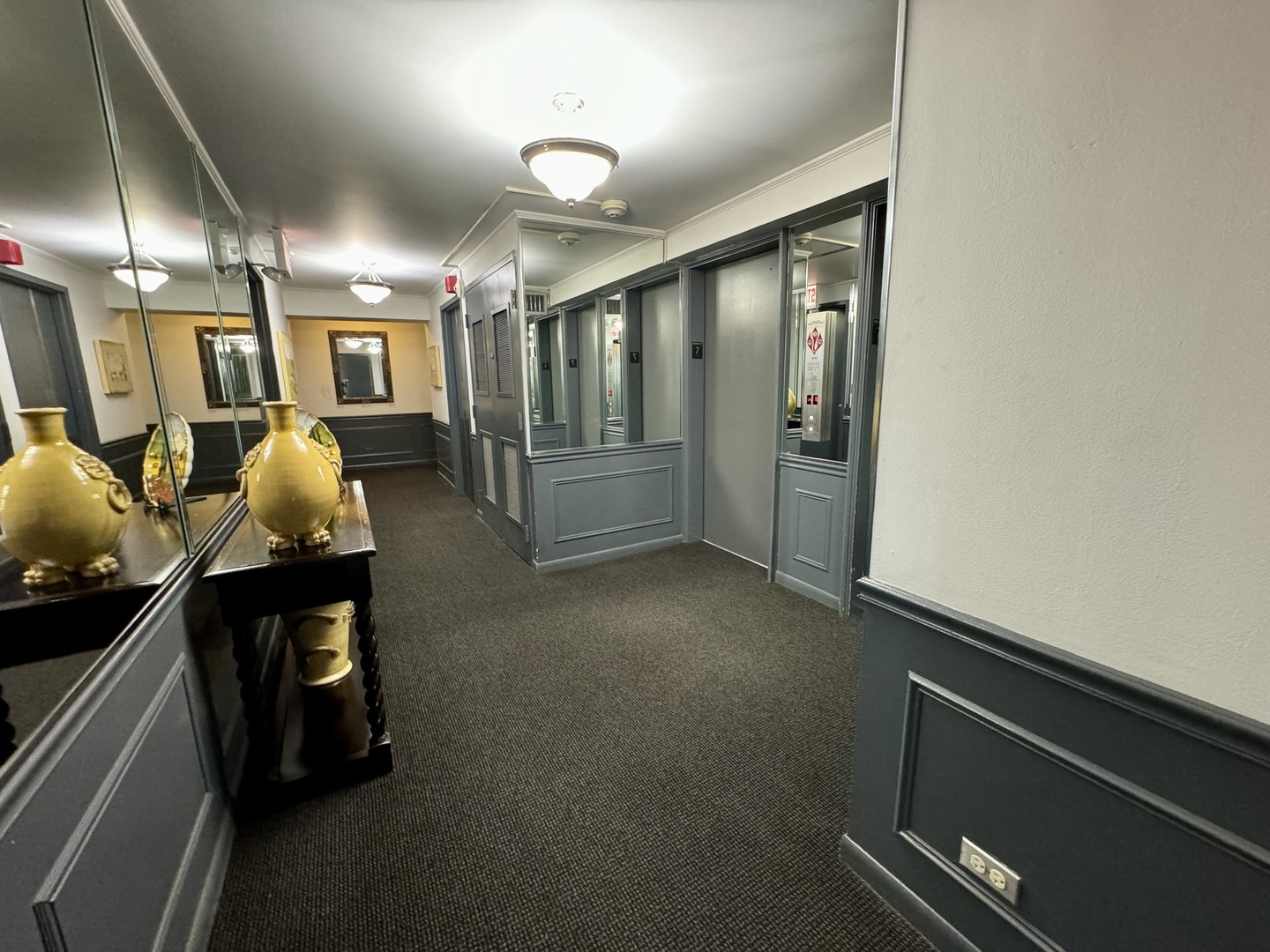 1555 N Astor Street Unit: 7W