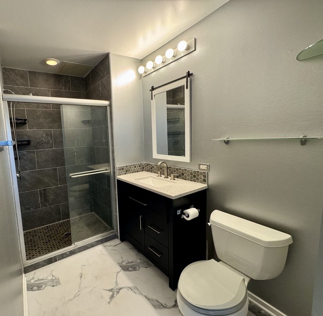 1000 W Leland Avenue Unit: 7H