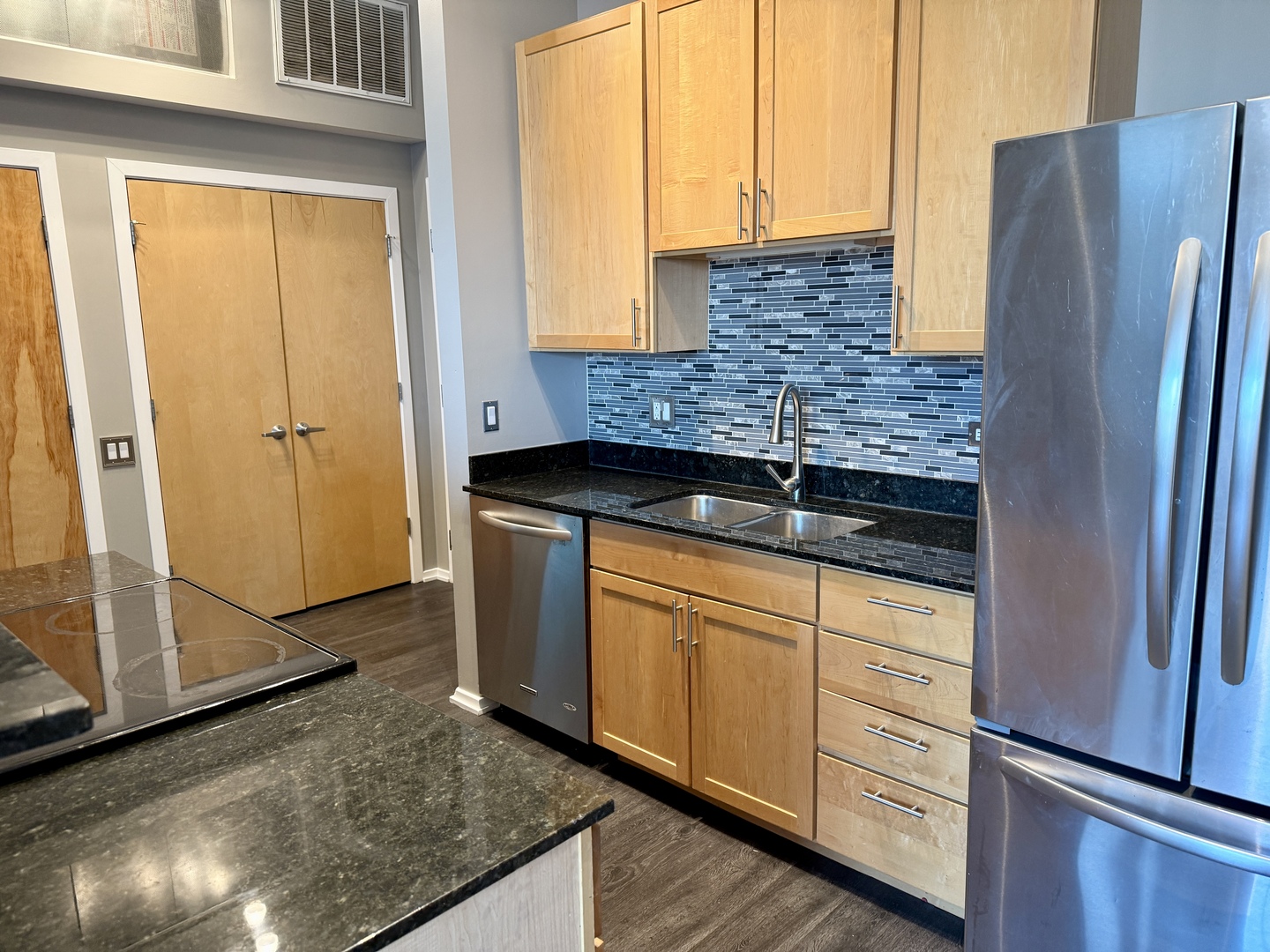 1000 W Leland Avenue Unit: 7H