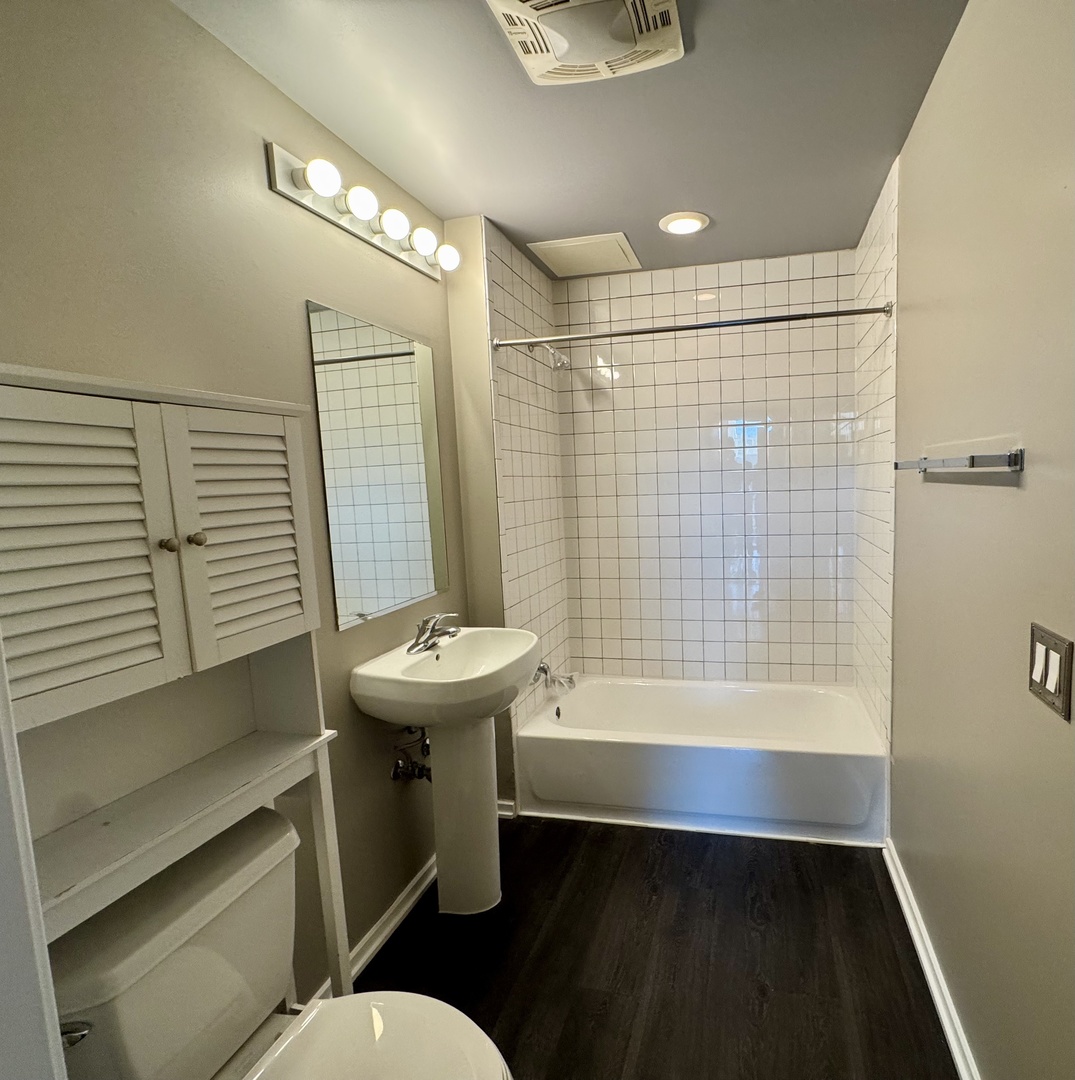 1000 W Leland Avenue Unit: 7H