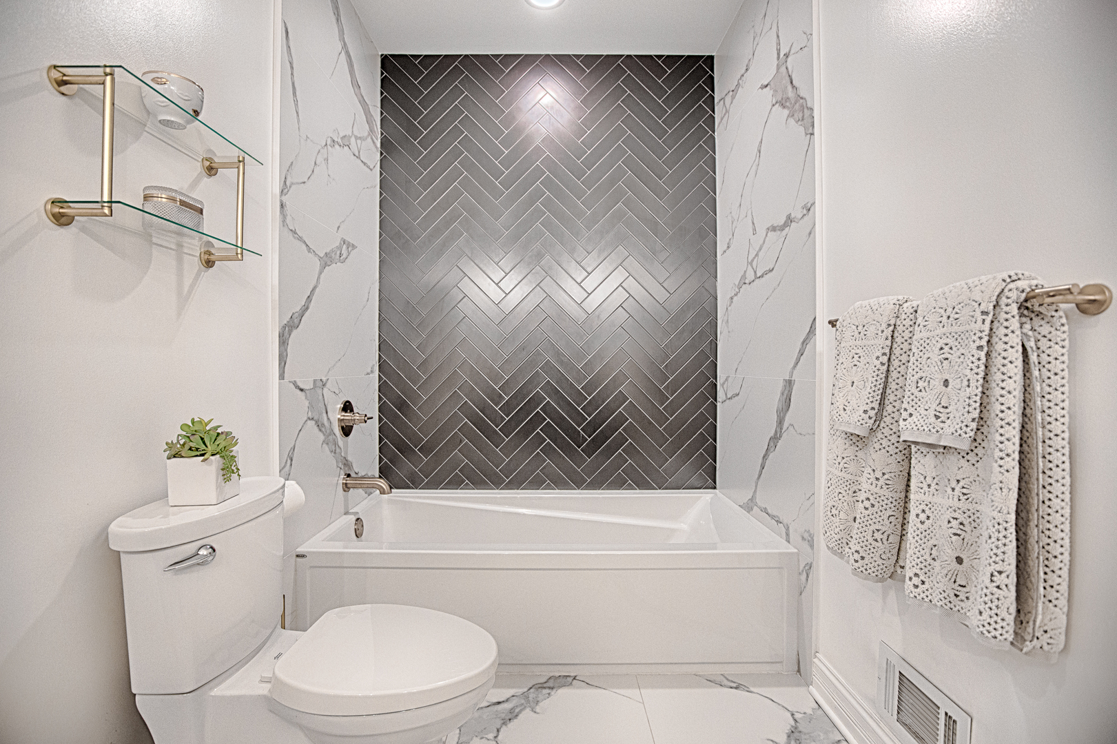 364 W Huron Street Unit: A