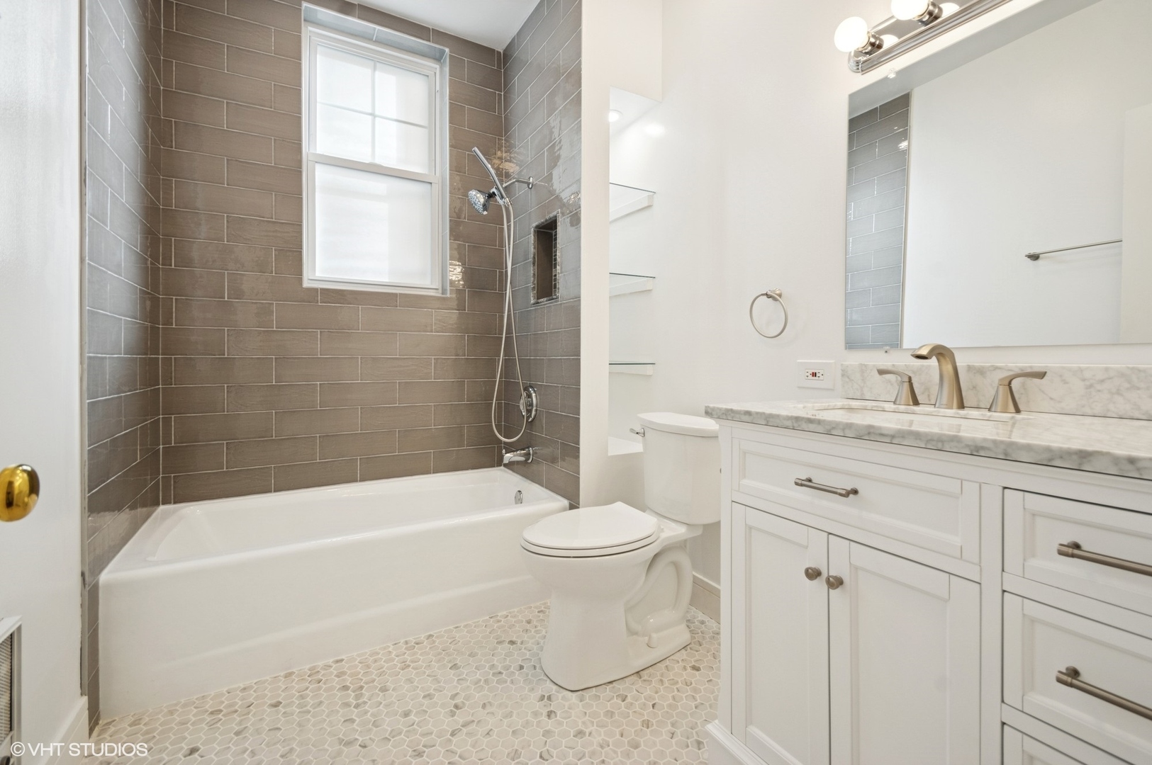 3314 N Lake Shore Drive Unit: 6D