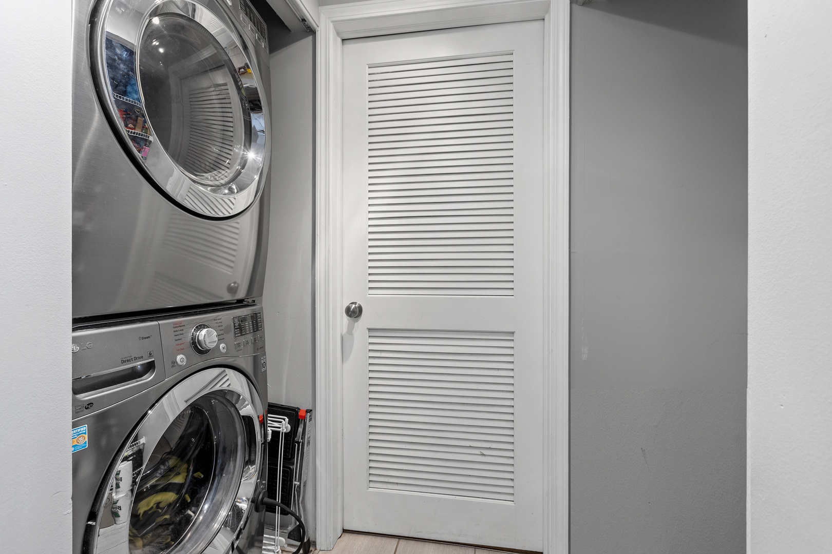 301 W Scott Street Unit: 104