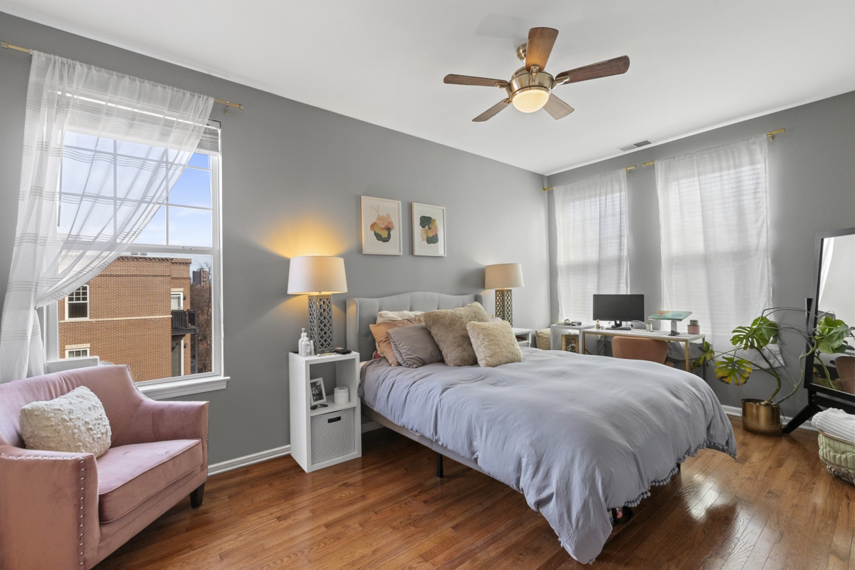 301 W Scott Street Unit: 104