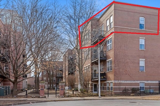 301 W Scott Street Unit: 104