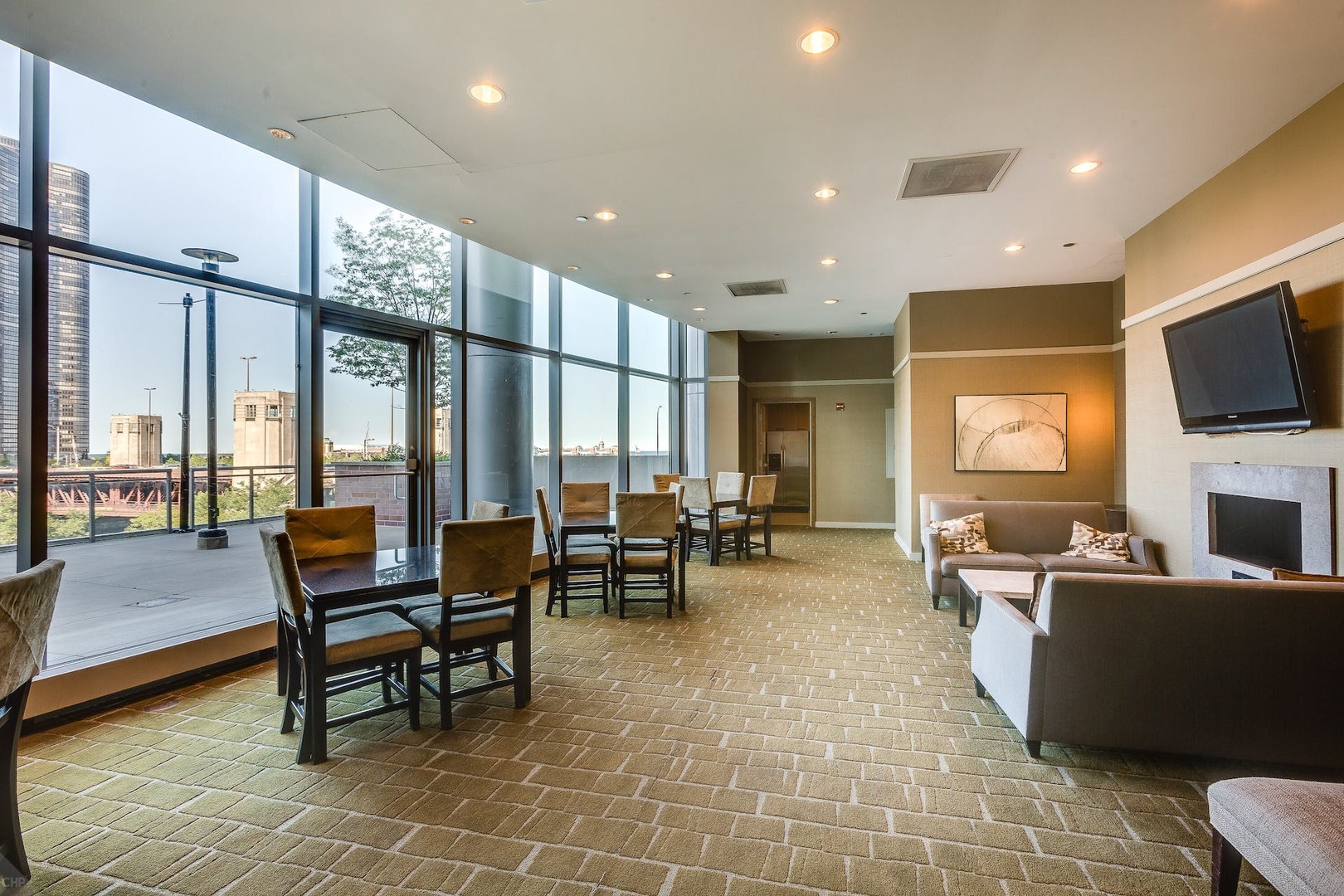 450 E Waterside Drive Unit: 907