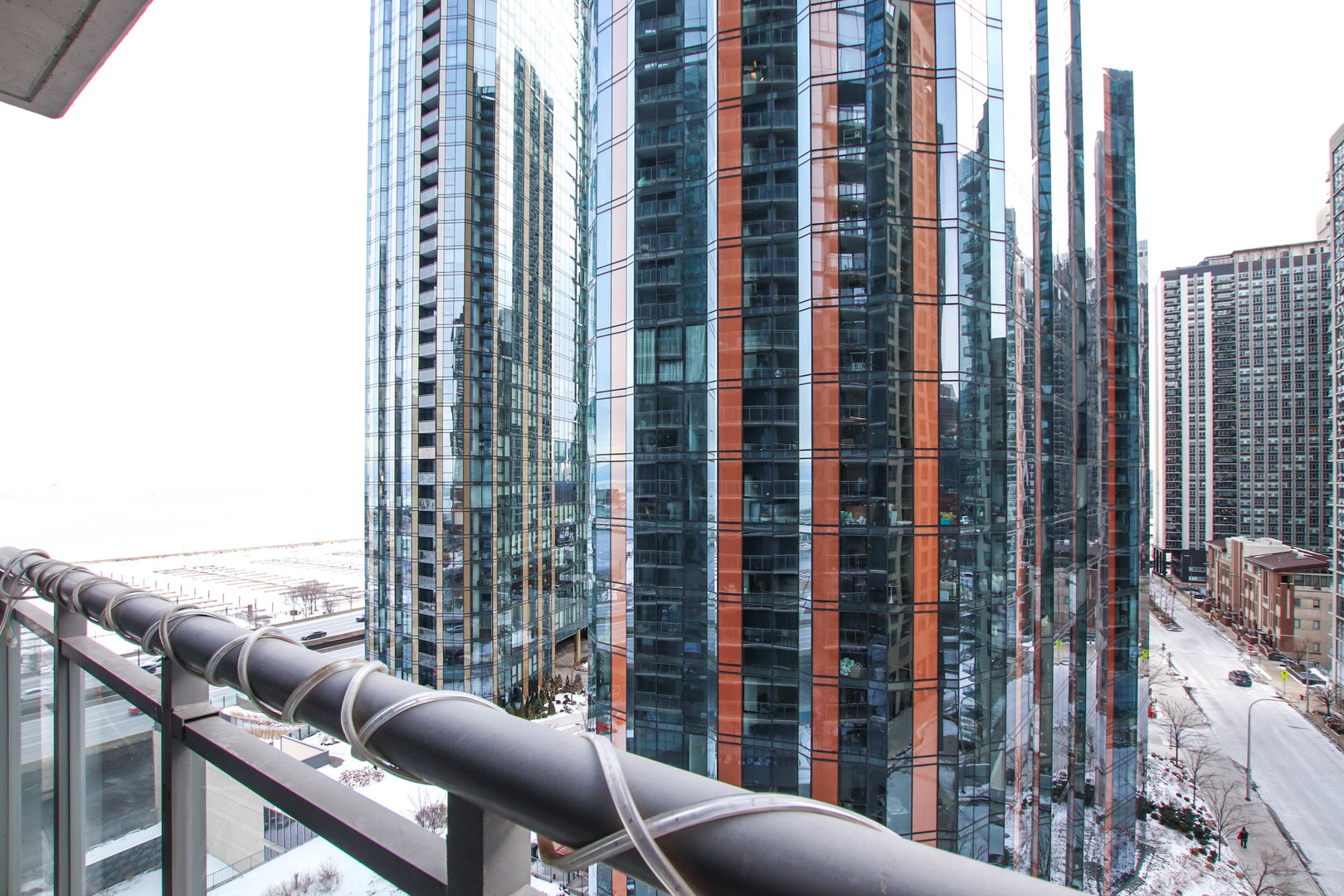 450 E Waterside Drive Unit: 907