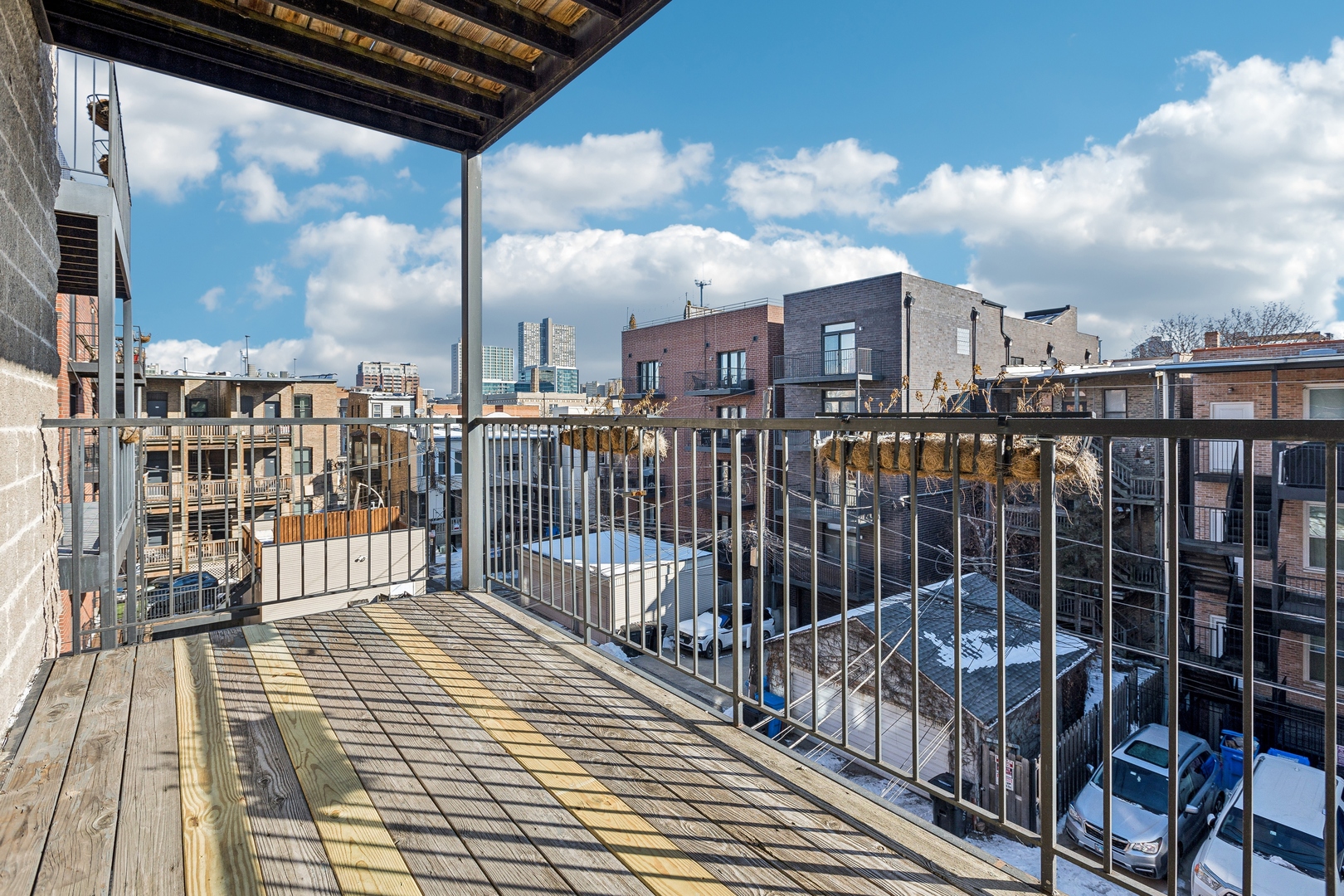 3537 N Wilton Avenue Unit: 3