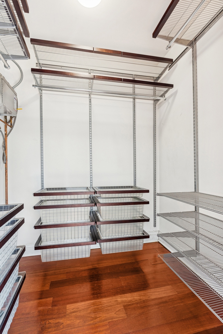 3537 N Wilton Avenue Unit: 3