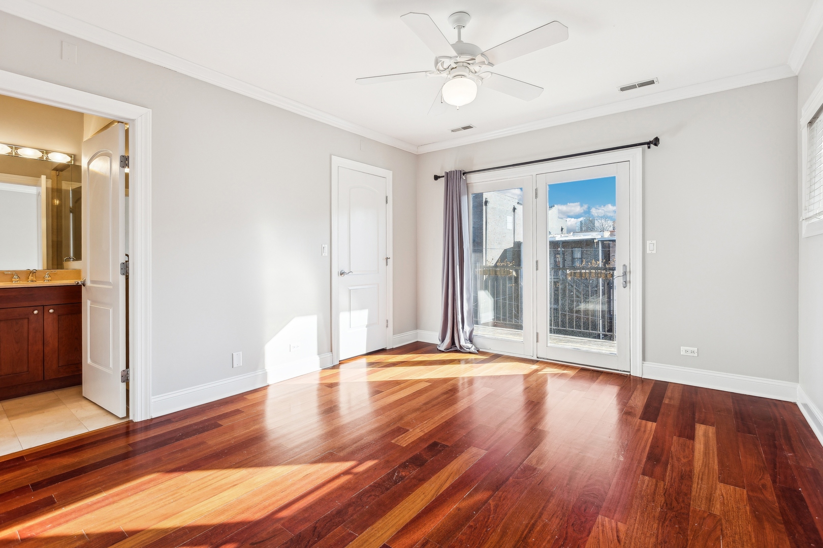 3537 N Wilton Avenue Unit: 3