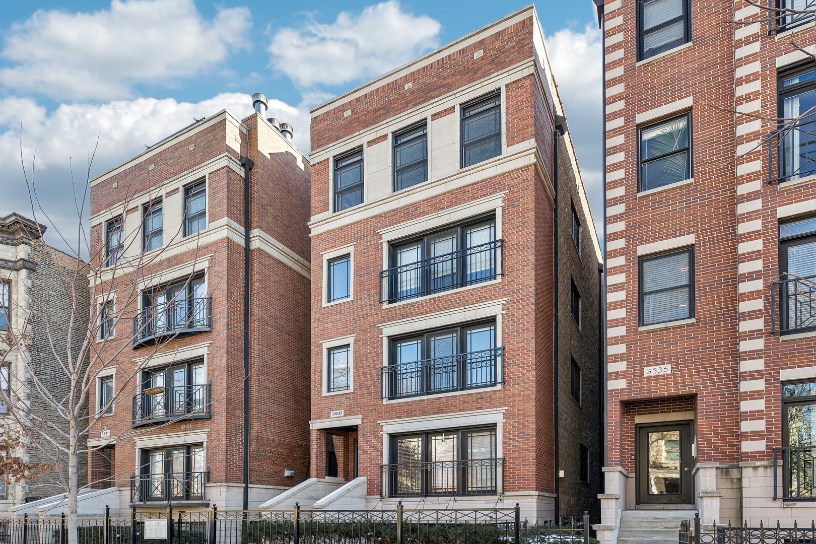 3537 N Wilton Avenue Unit: 3