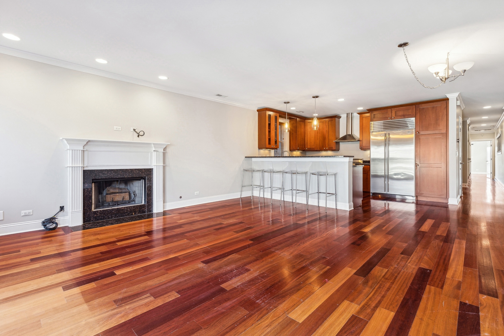 3537 N Wilton Avenue Unit: 3