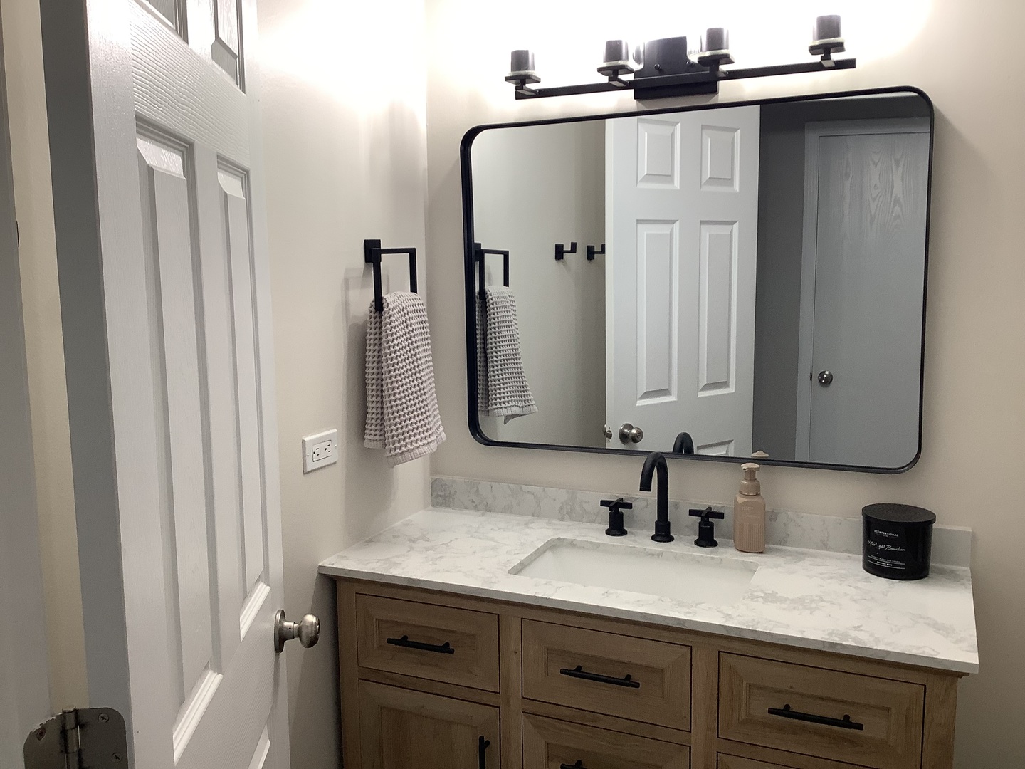 2664 COLLEGE HILL Circle Unit: 381