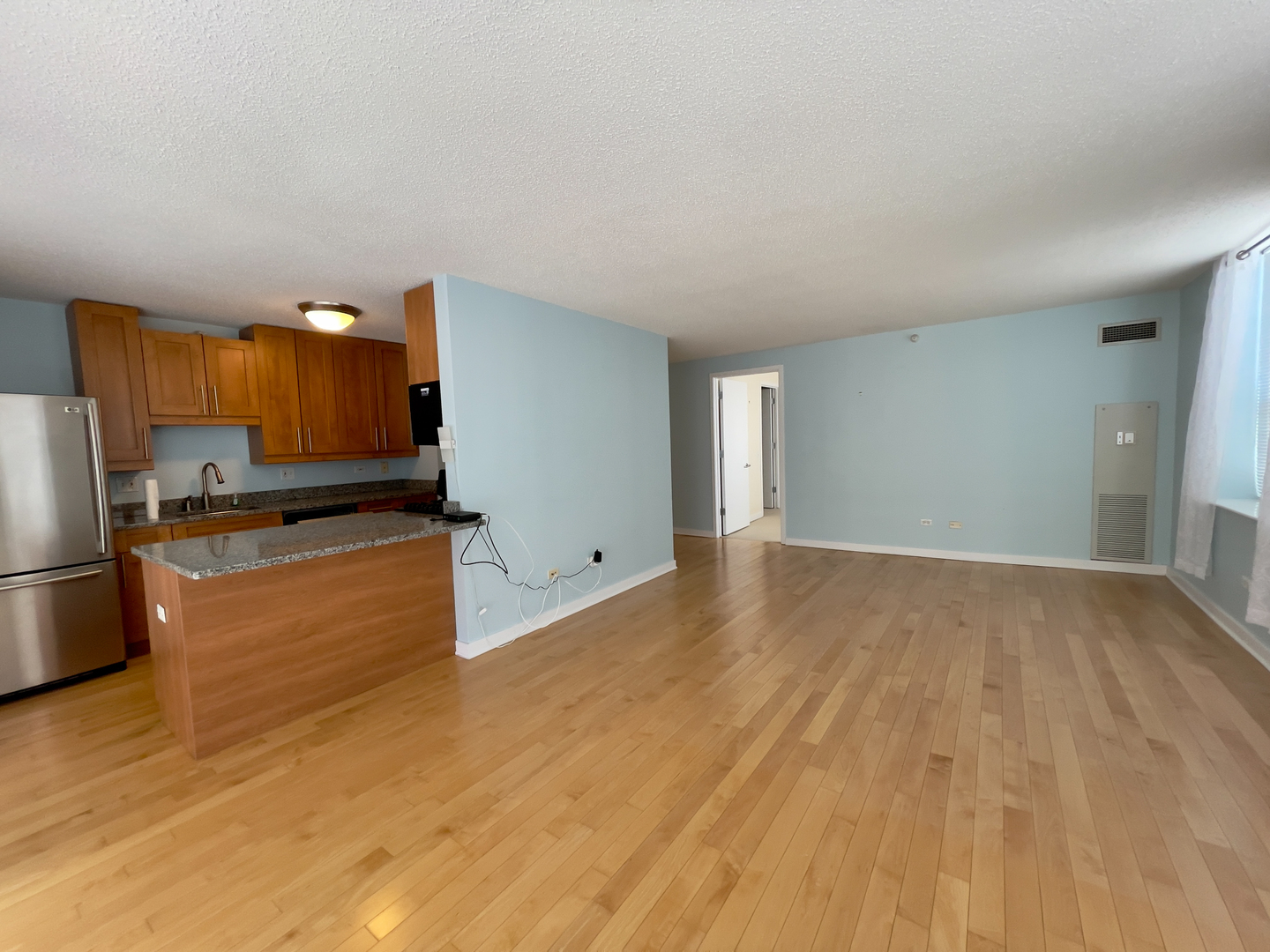 545 N Dearborn Street Unit: 2501