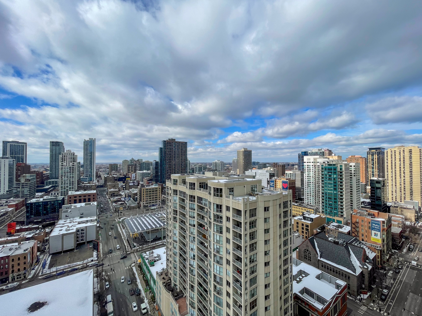 545 N Dearborn Street Unit: 2501