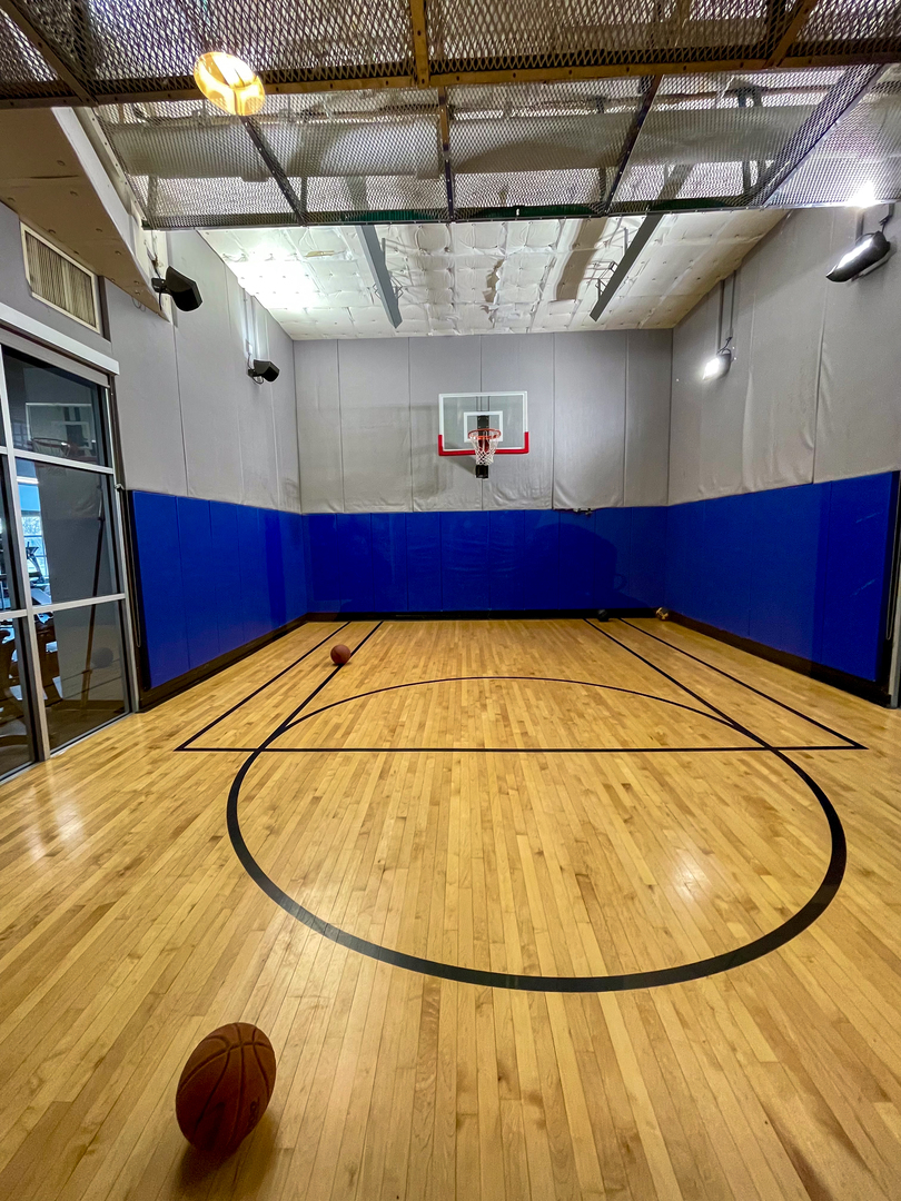 545 N Dearborn Street Unit: 2501