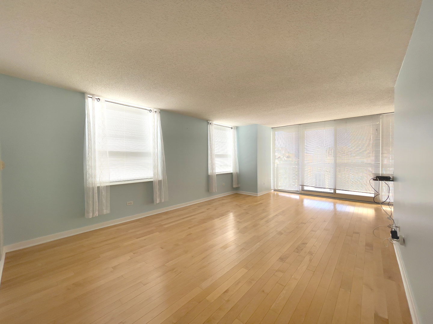 545 N Dearborn Street Unit: 2501