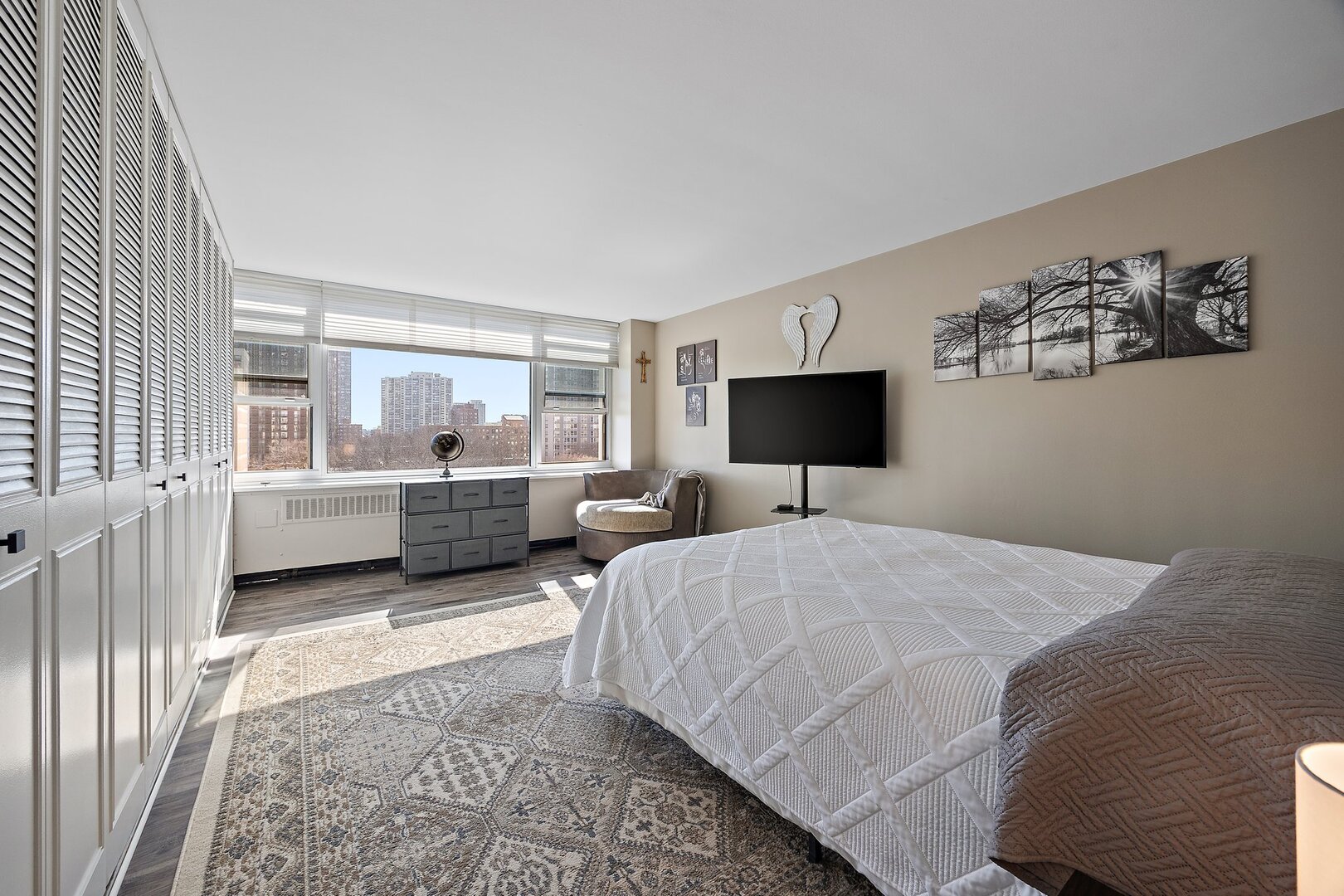 4250 N Marine Drive Unit: 806