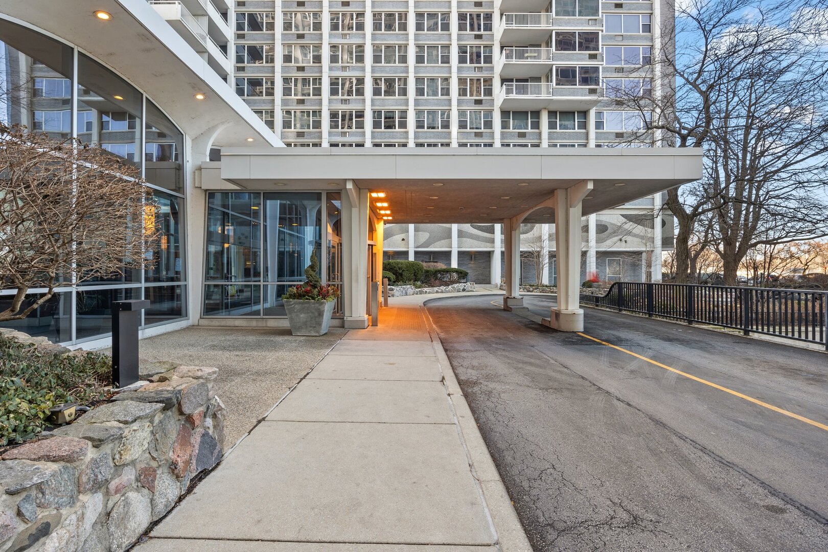 4250 N Marine Drive Unit: 806