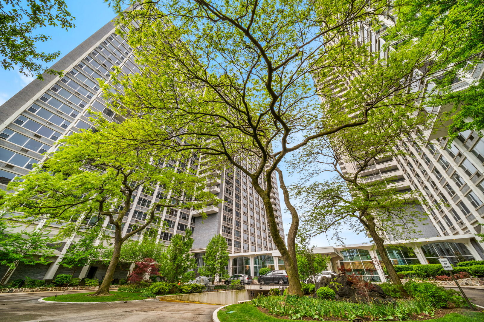 4250 N Marine Drive Unit: 806