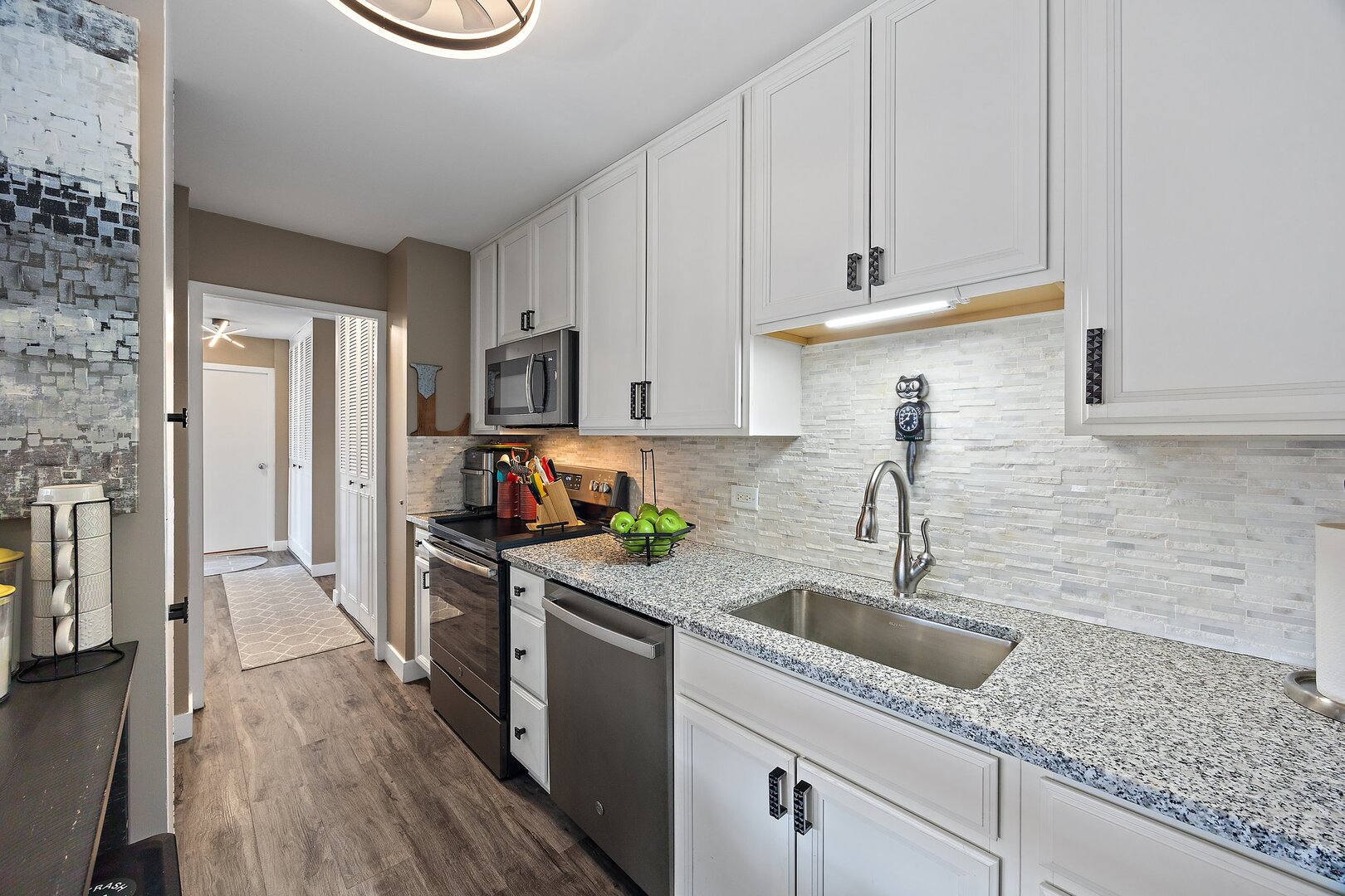 4250 N Marine Drive Unit: 806