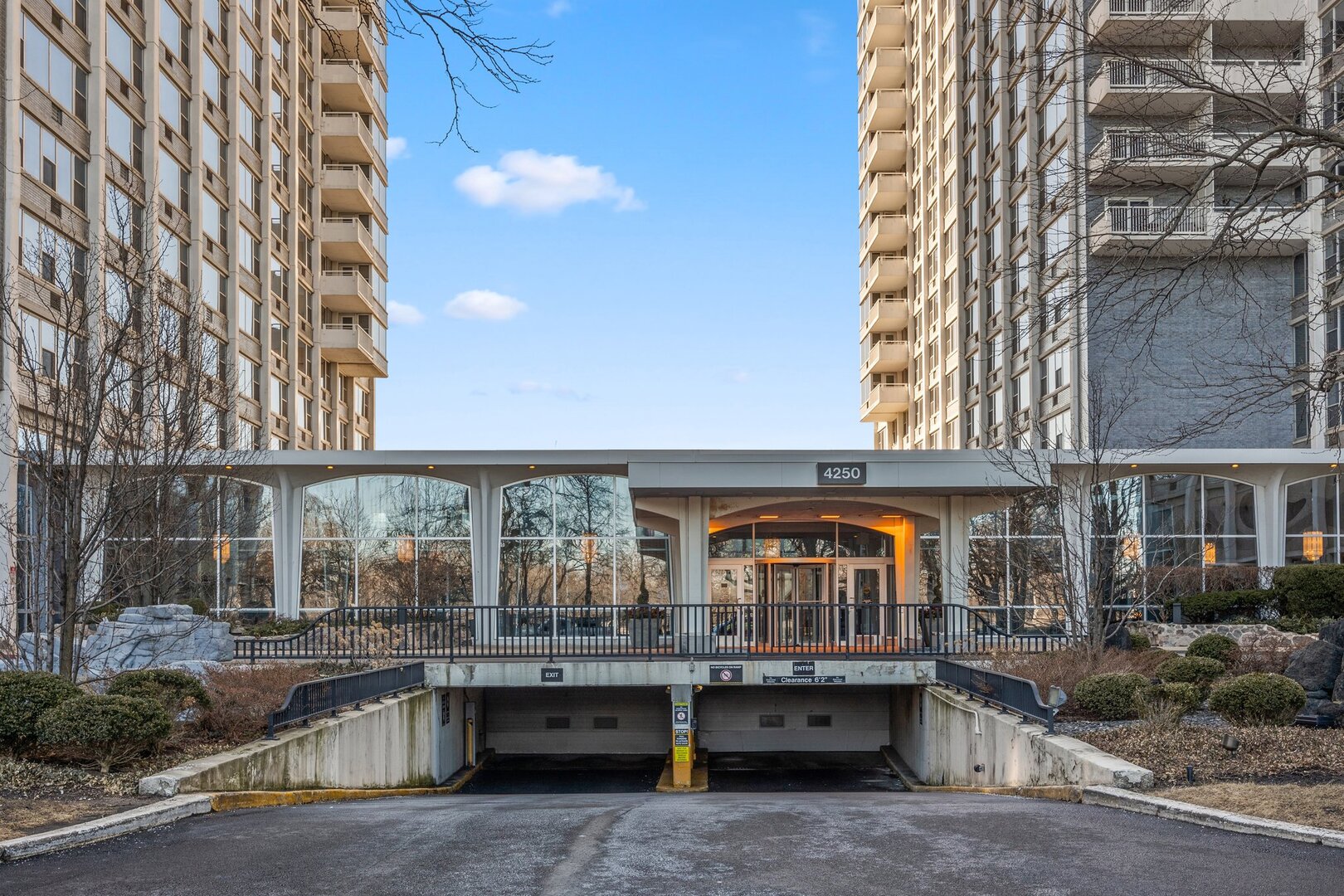 4250 N Marine Drive Unit: 806
