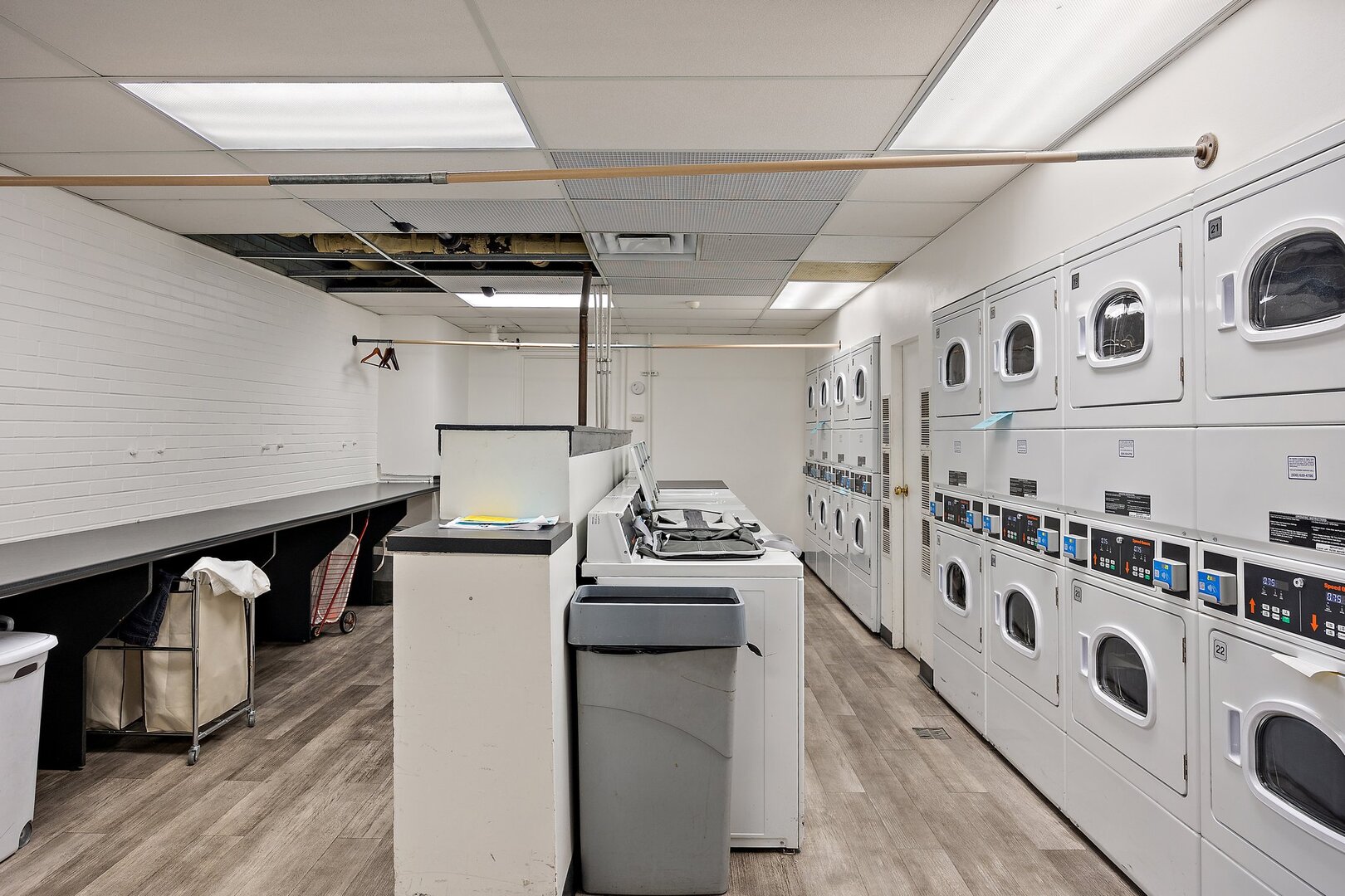 4250 N Marine Drive Unit: 806