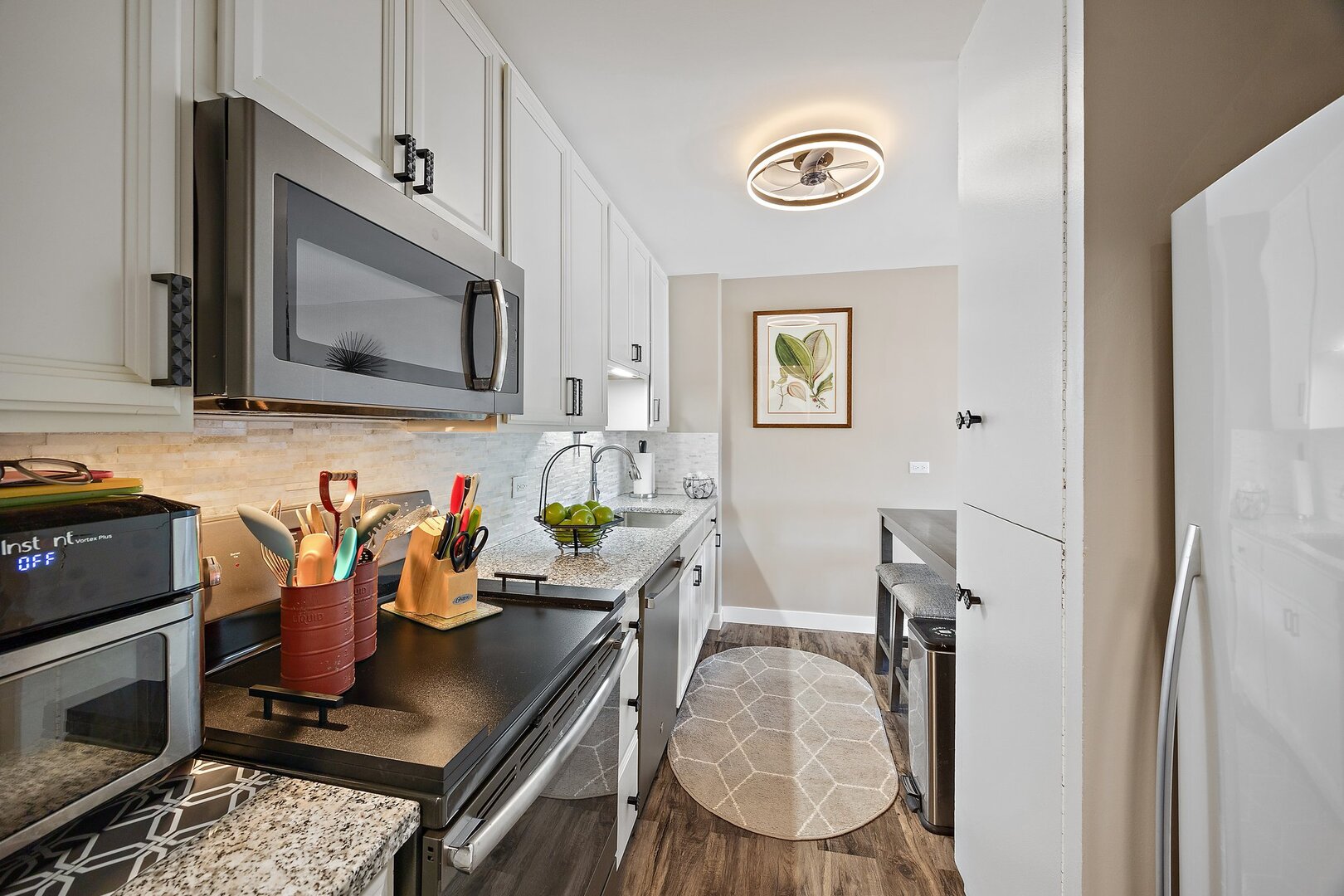 4250 N Marine Drive Unit: 806