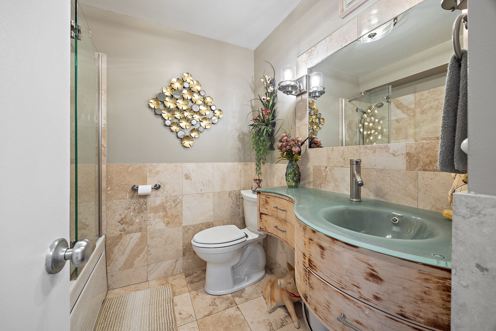 4250 N Marine Drive Unit: 806