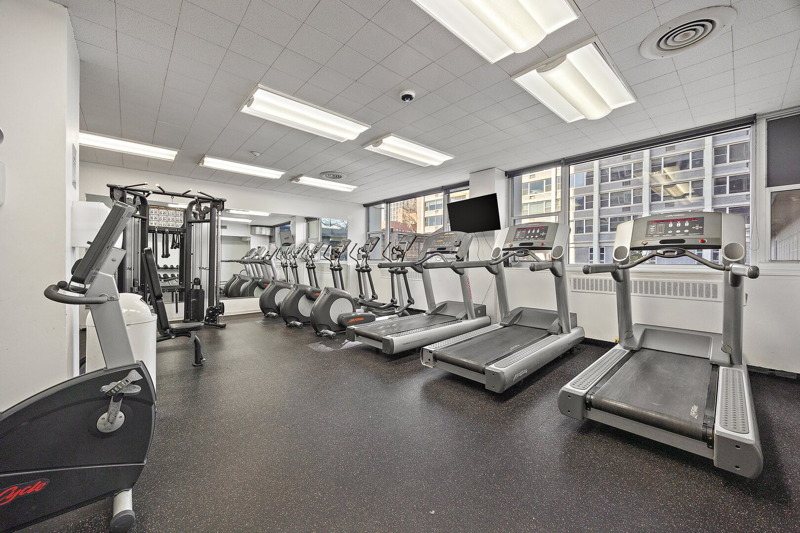 4250 N Marine Drive Unit: 806