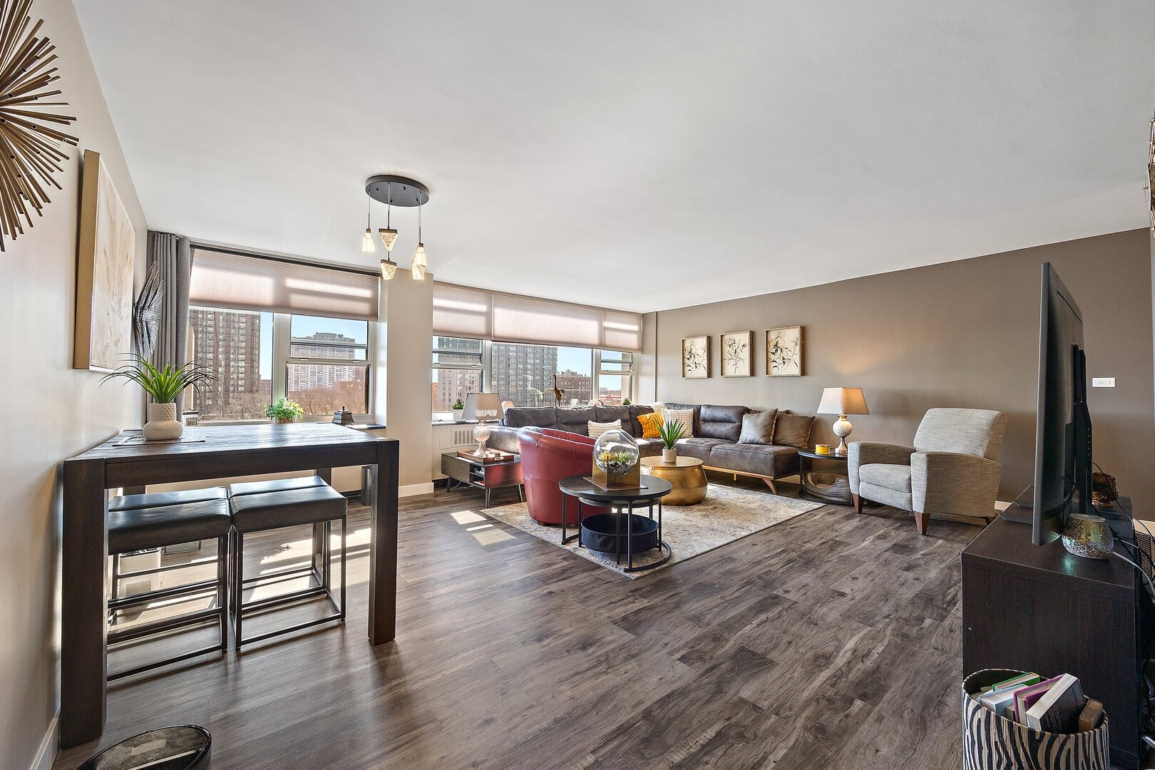 4250 N Marine Drive Unit: 806