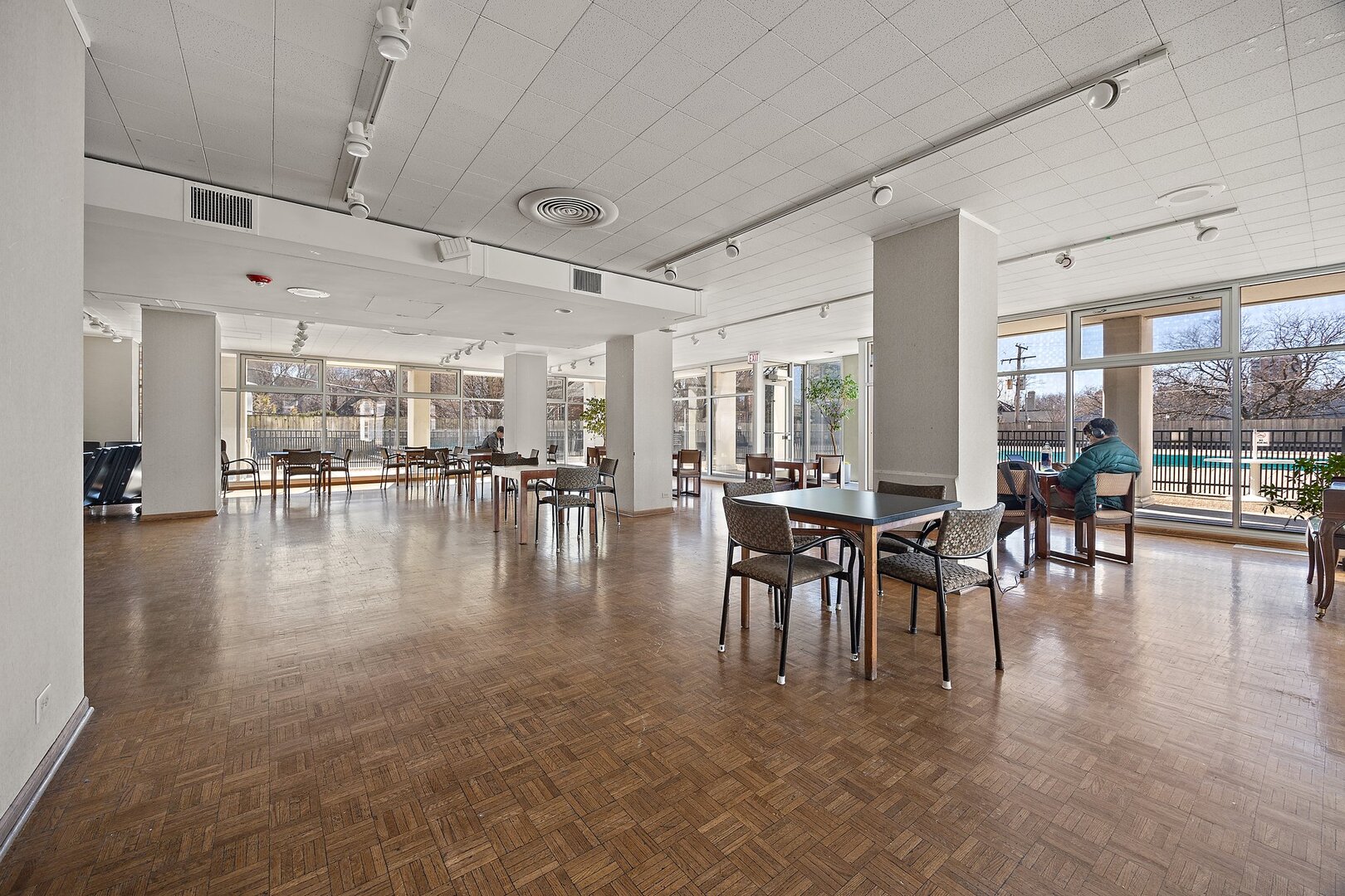 4250 N Marine Drive Unit: 806