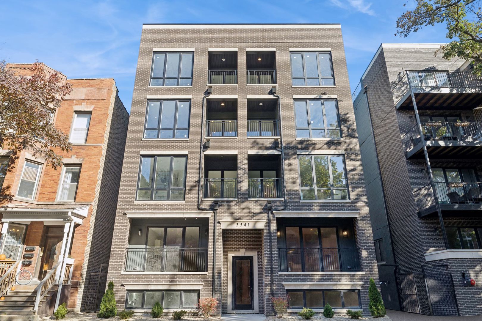 3341 N Sheffield Avenue Unit: 4S