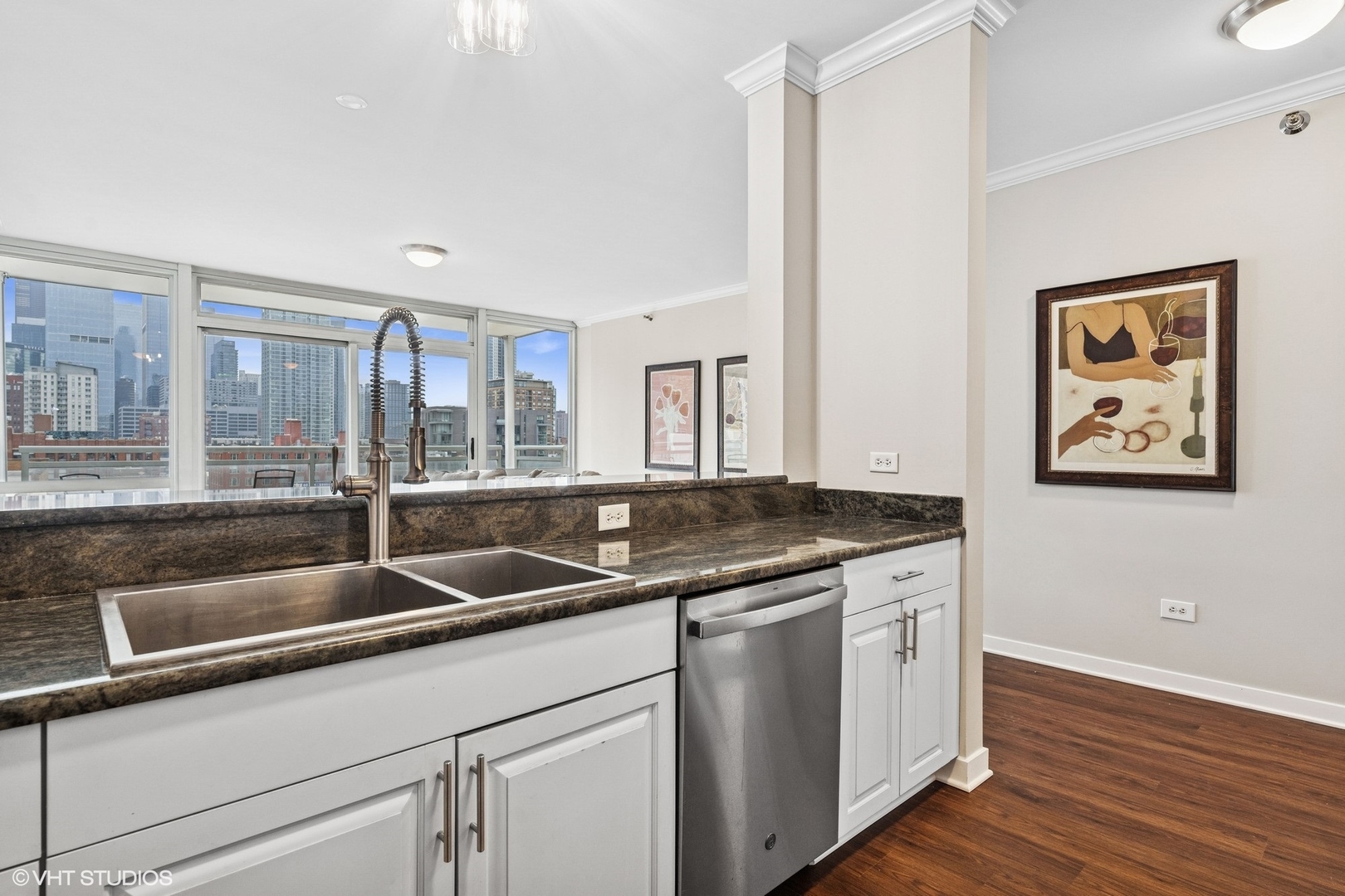 757 N Orleans Street Unit: 912