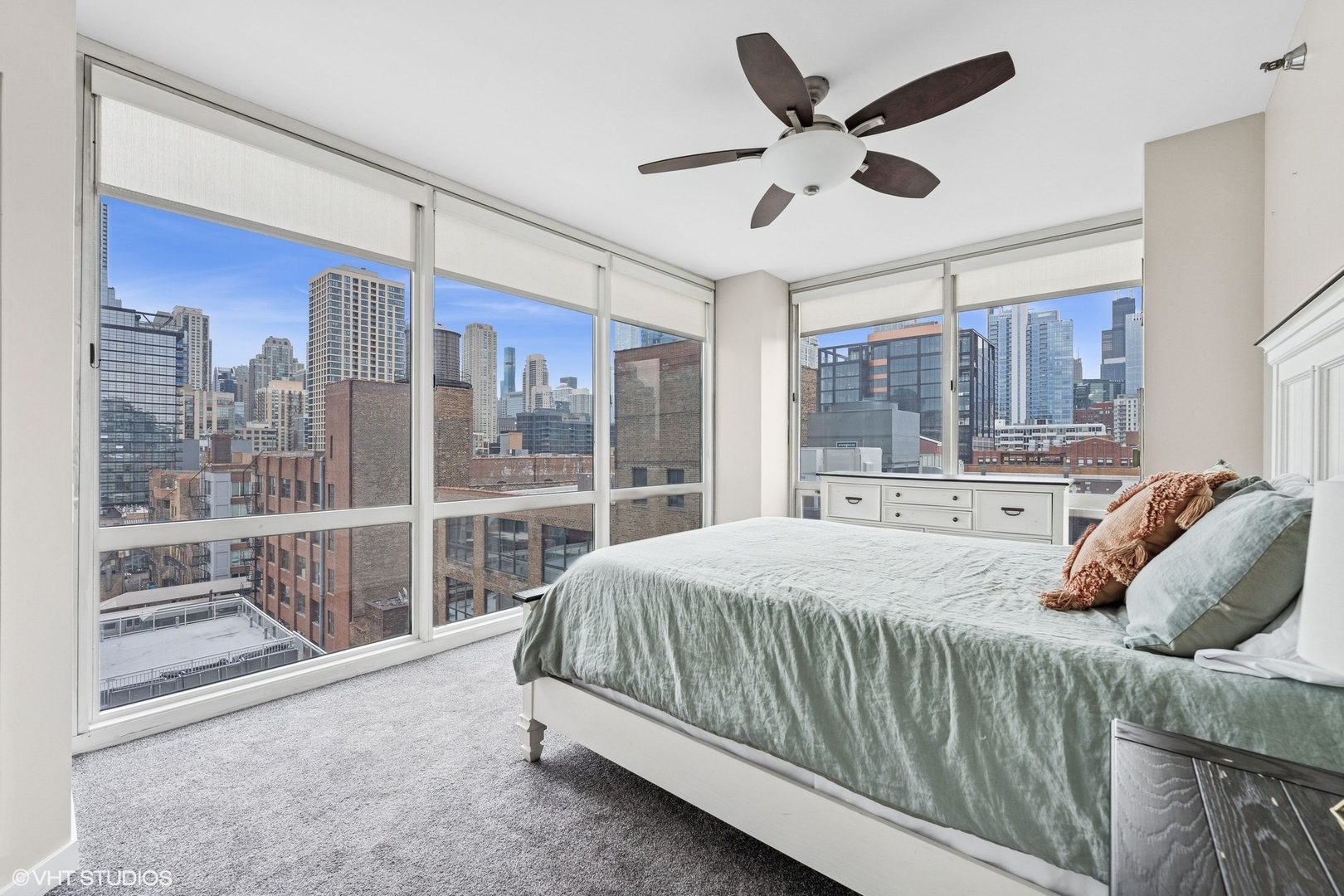 757 N Orleans Street Unit: 912