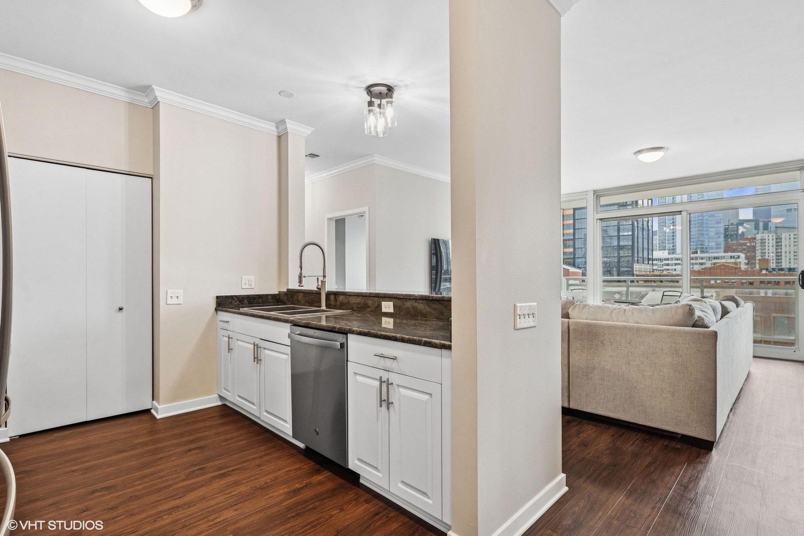 757 N Orleans Street Unit: 912