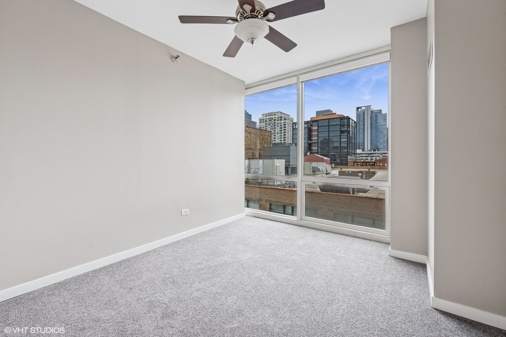 757 N Orleans Street Unit: 912