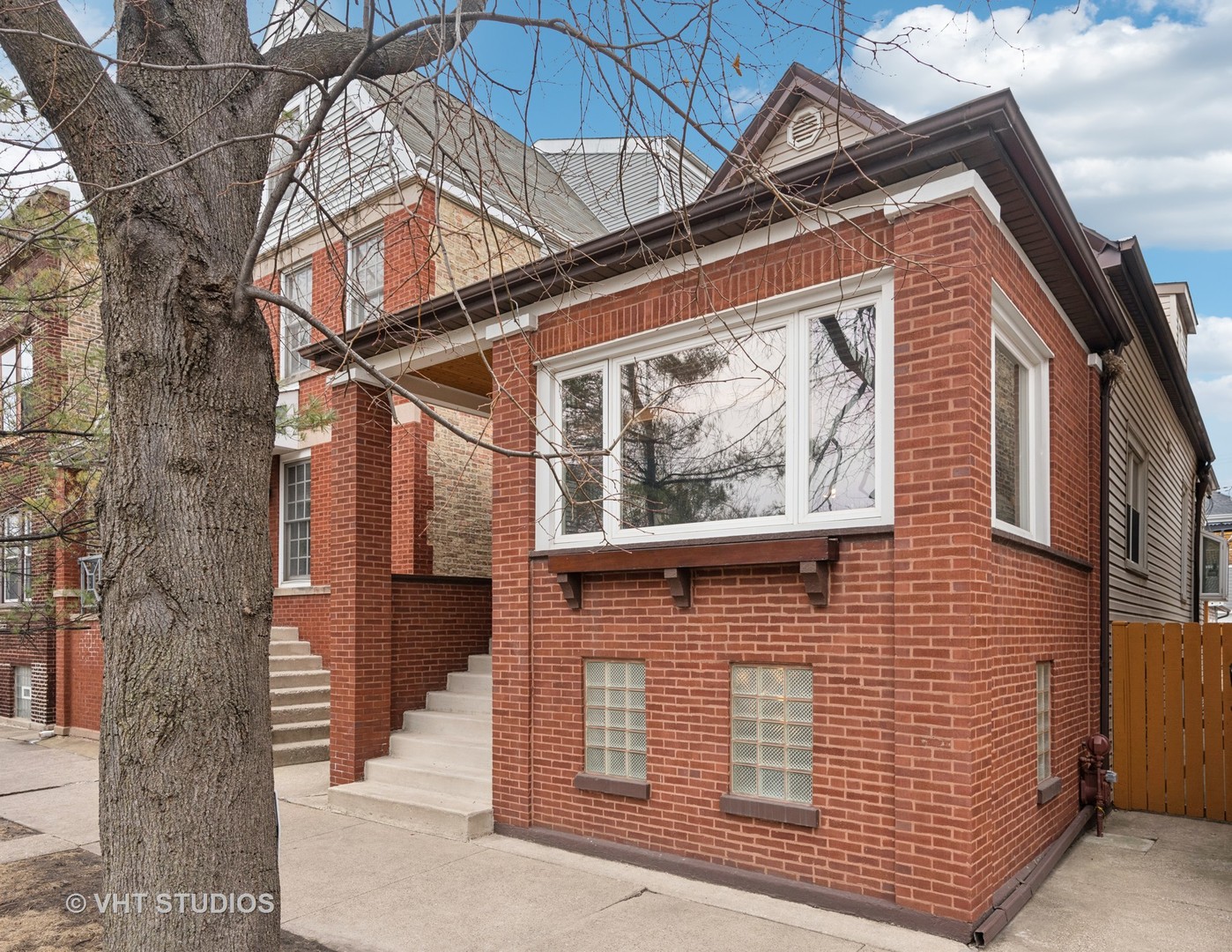 4047 N Oakley Avenue