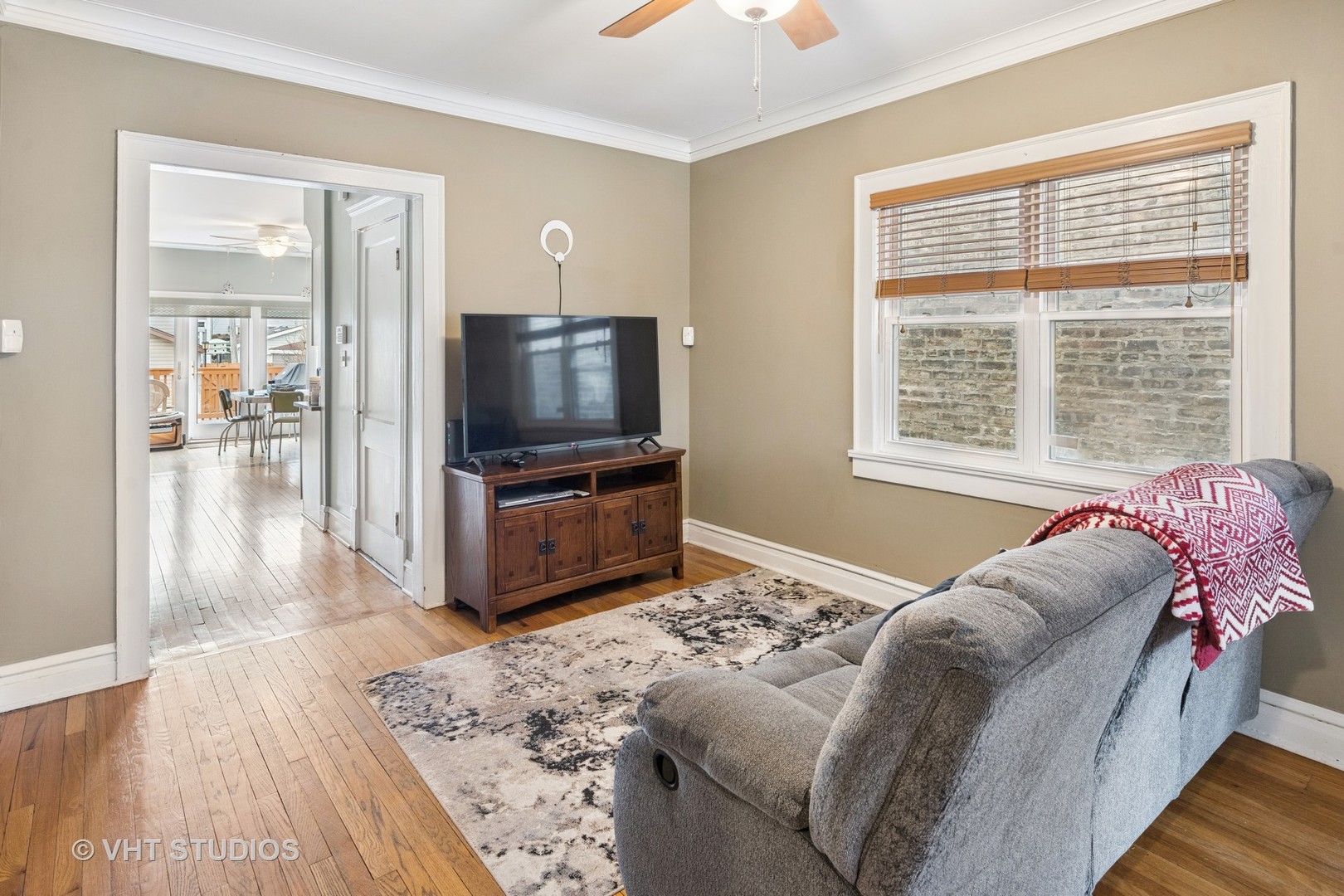 4047 N Oakley Avenue