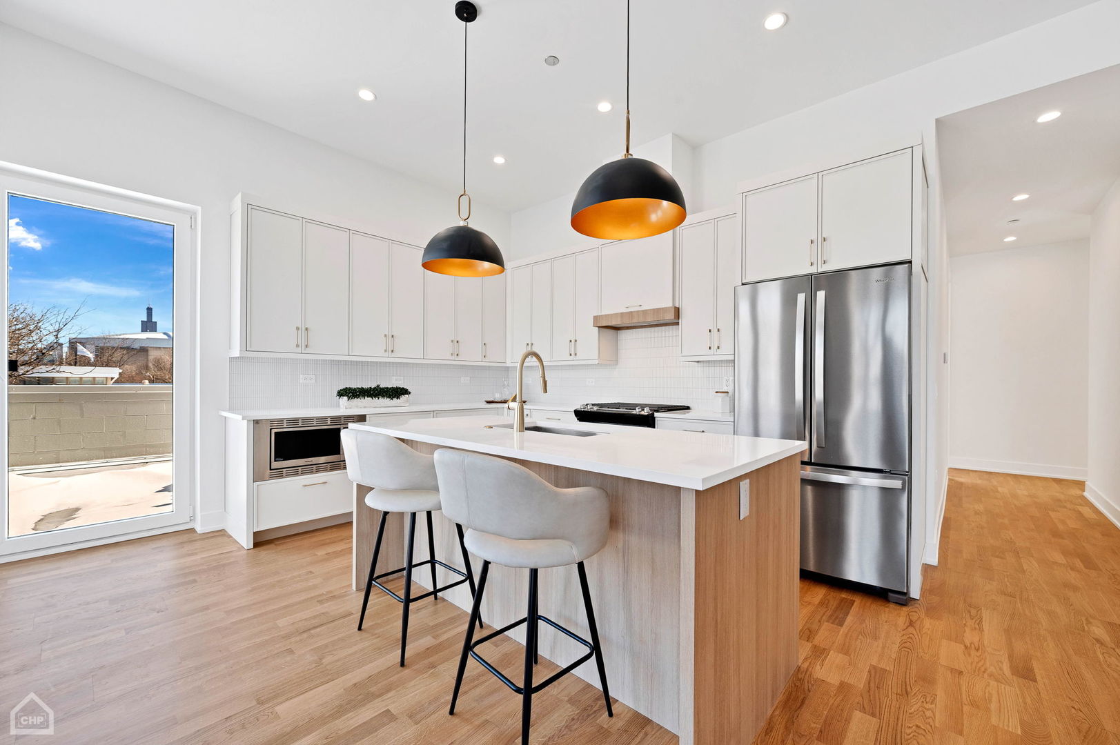 2127 W Madison Street Unit: 408