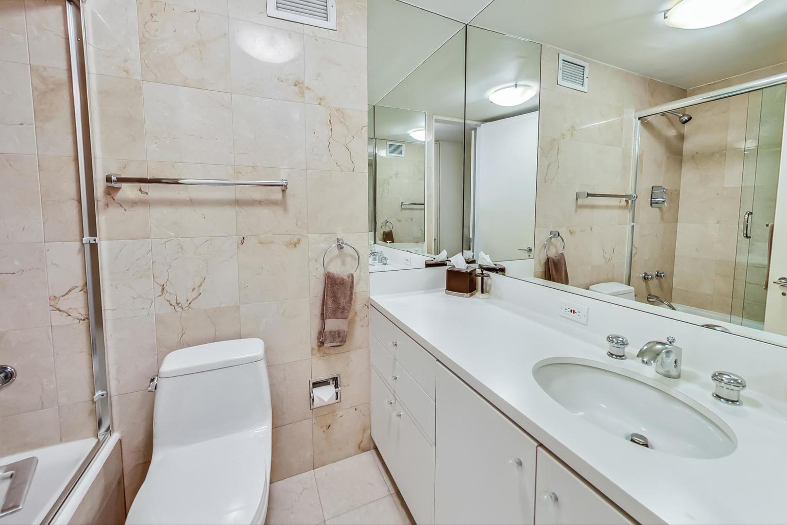 1555 N Astor Street Unit: 36E