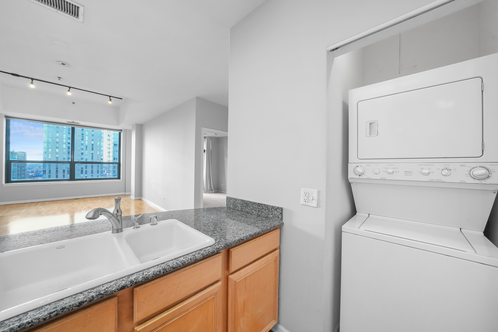 400 W Ontario Street Unit: 1708