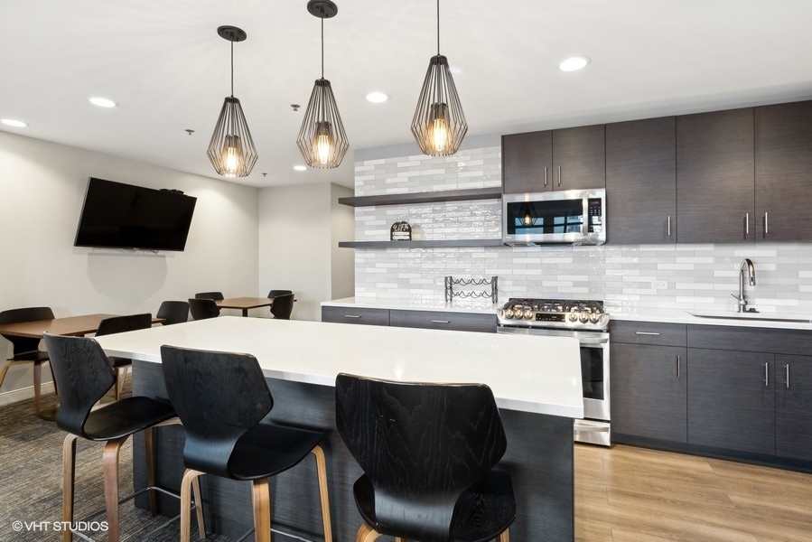 1250 S Michigan Avenue Unit: 2405