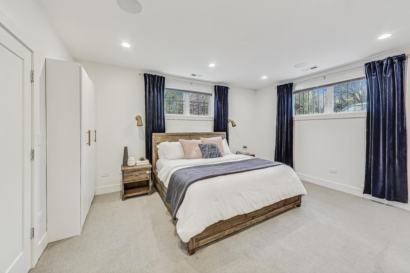 900 N Hoyne Avenue Unit: 1S