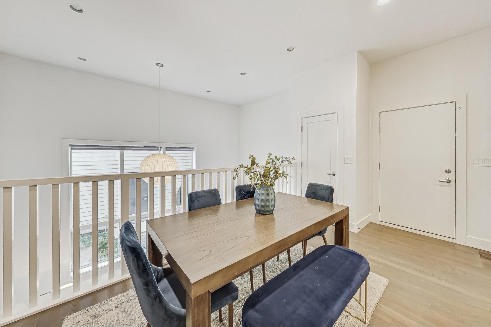 900 N Hoyne Avenue Unit: 1S